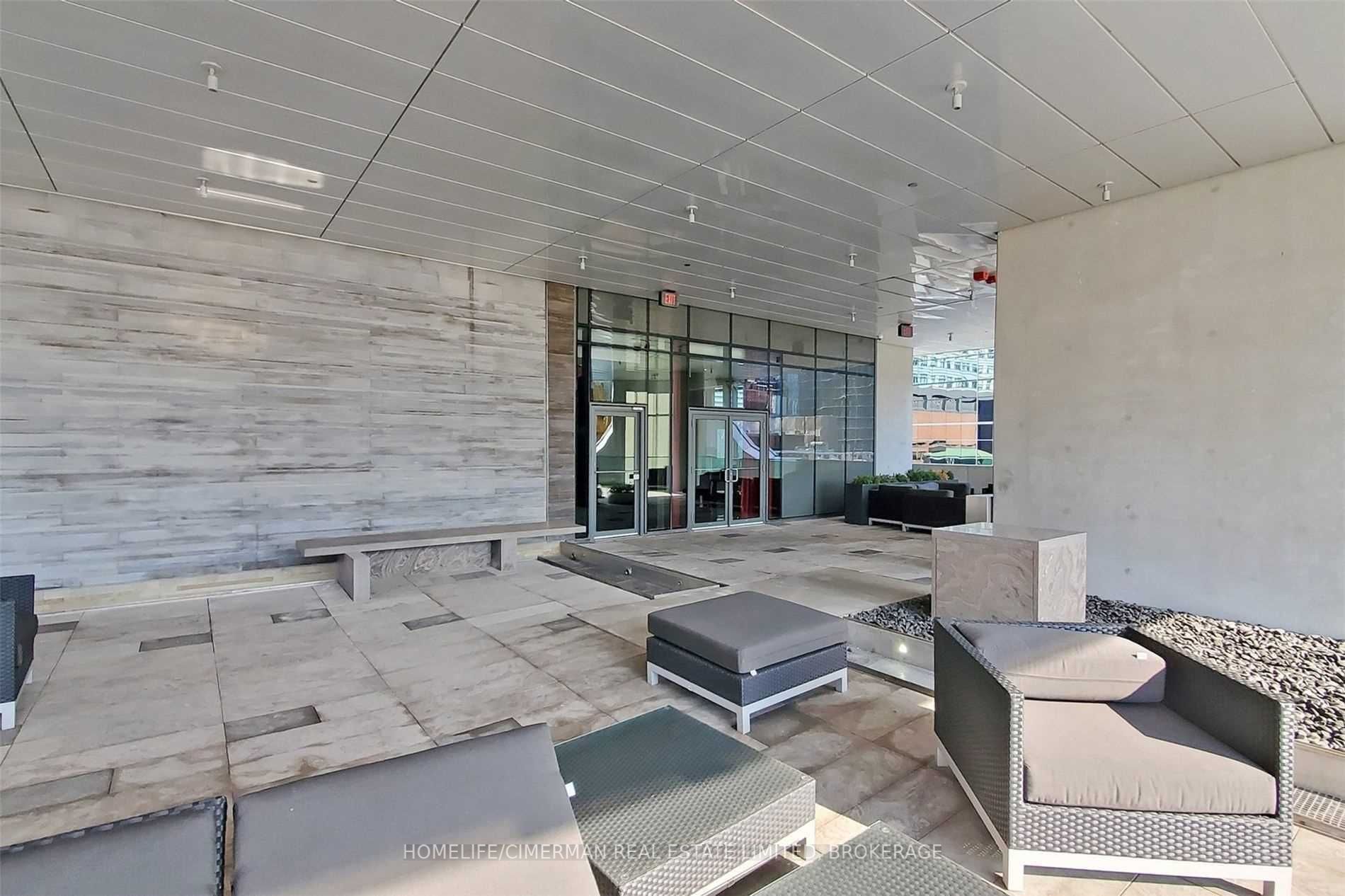 197 Yonge St, #1409
