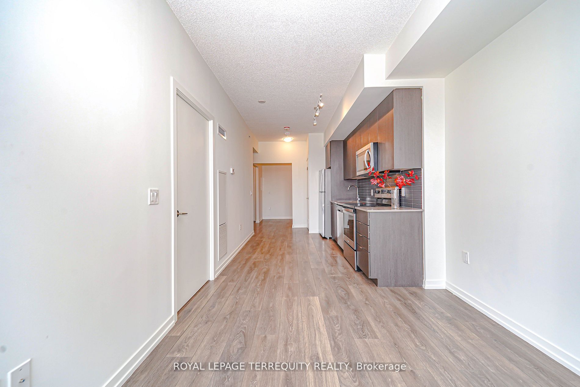 3237 Bayview Ave, #601