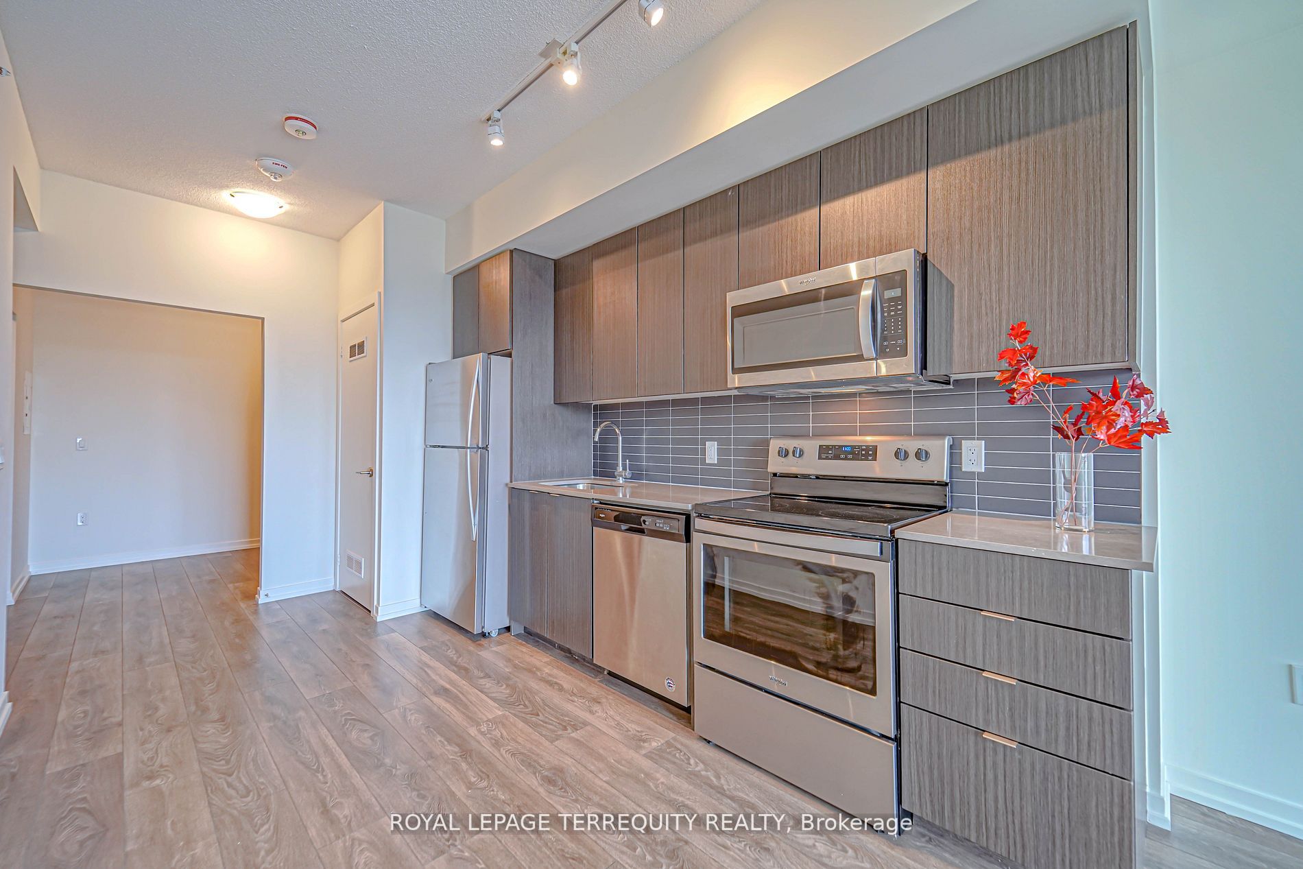 3237 Bayview Ave, #601