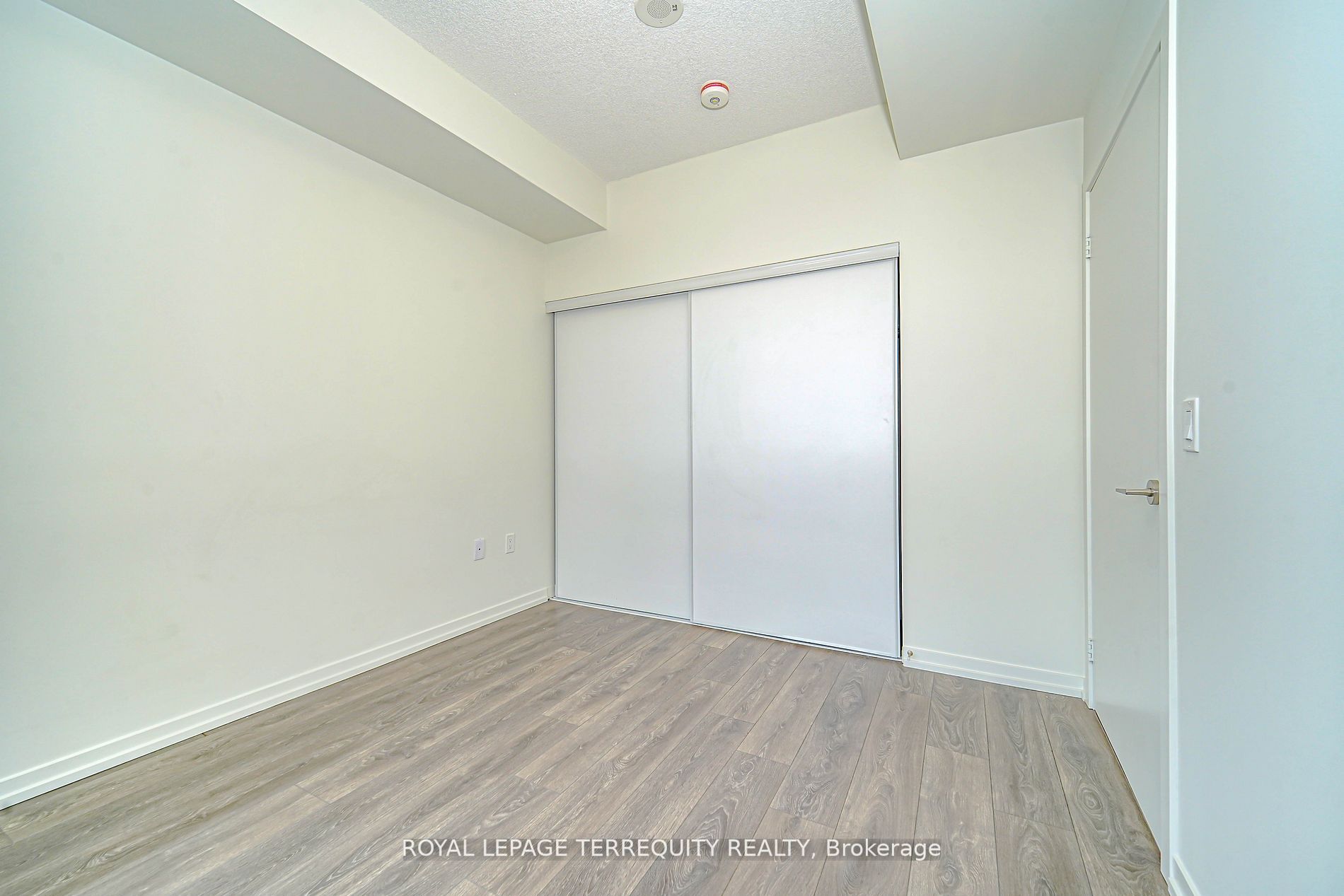3237 Bayview Ave, #601