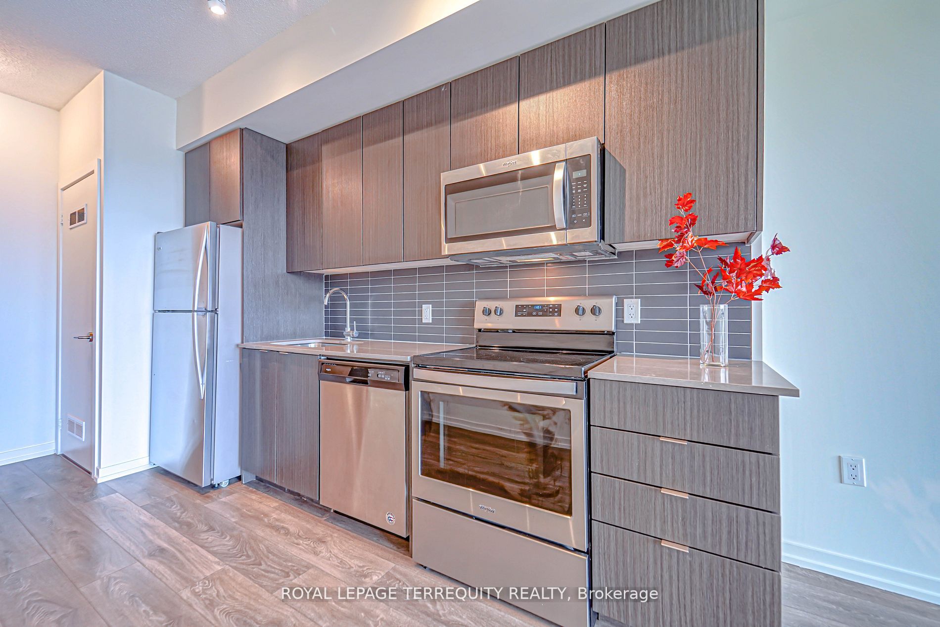 3237 Bayview Ave, #601