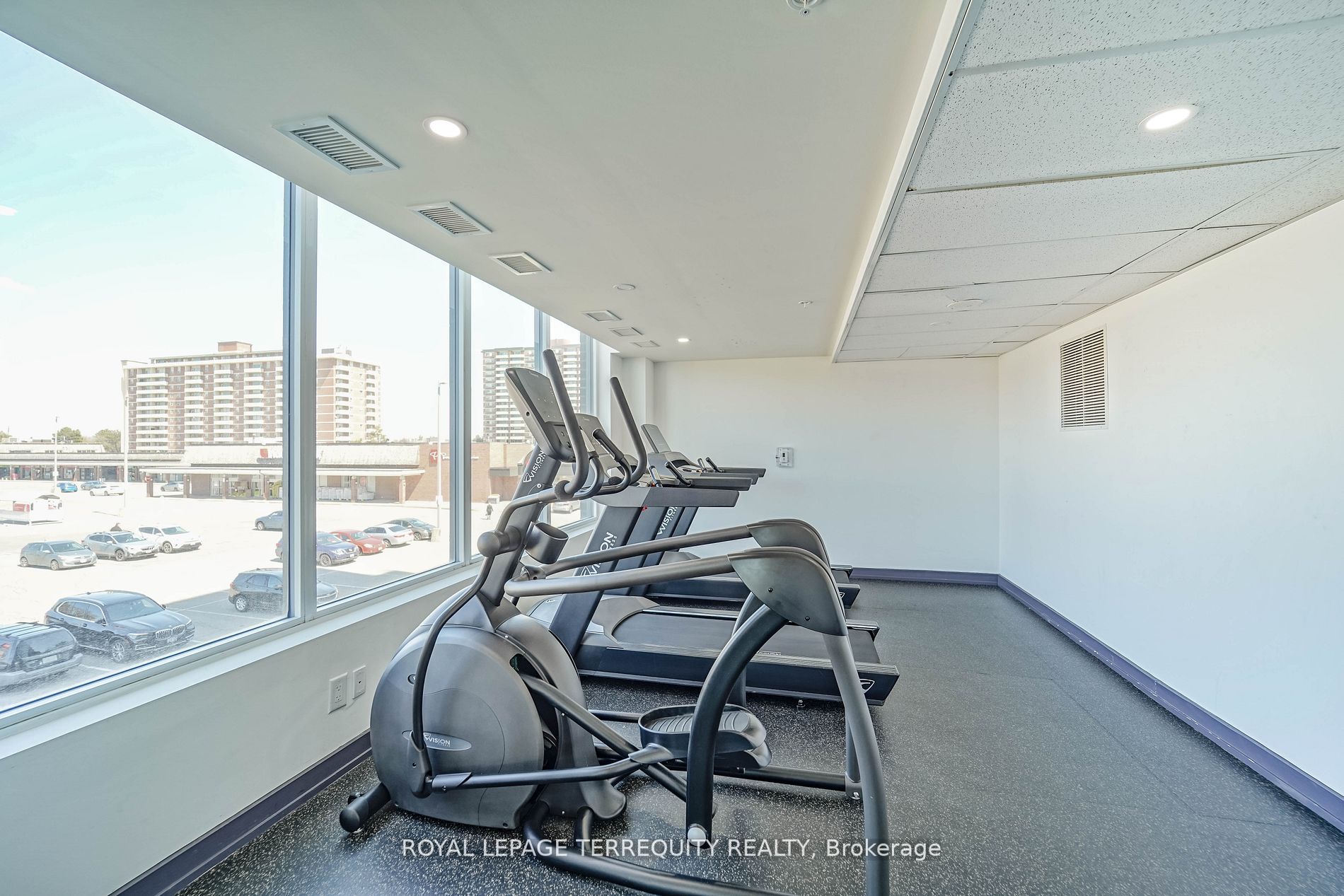 3237 Bayview Ave, #601