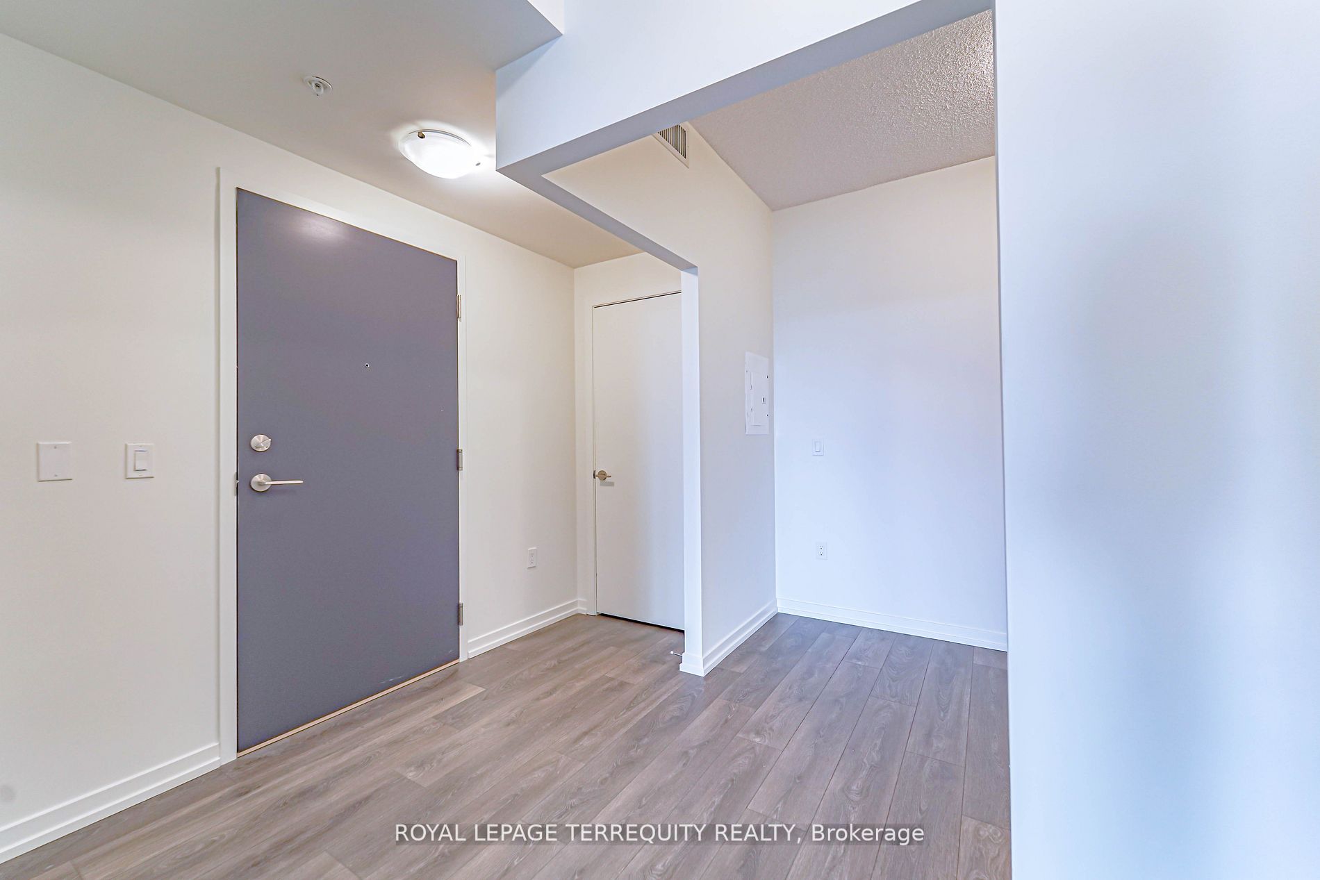 3237 Bayview Ave, #601