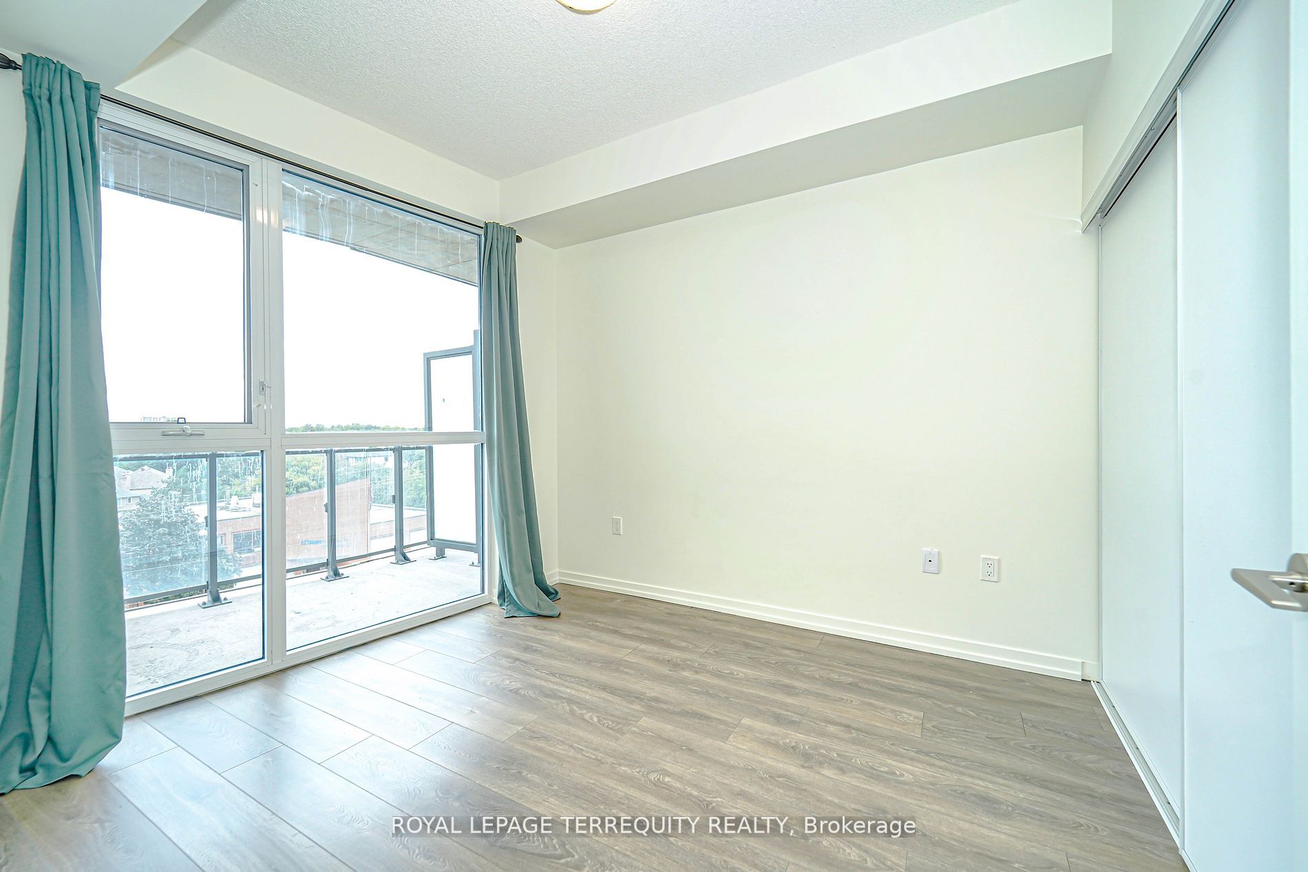 3237 Bayview Ave, #601
