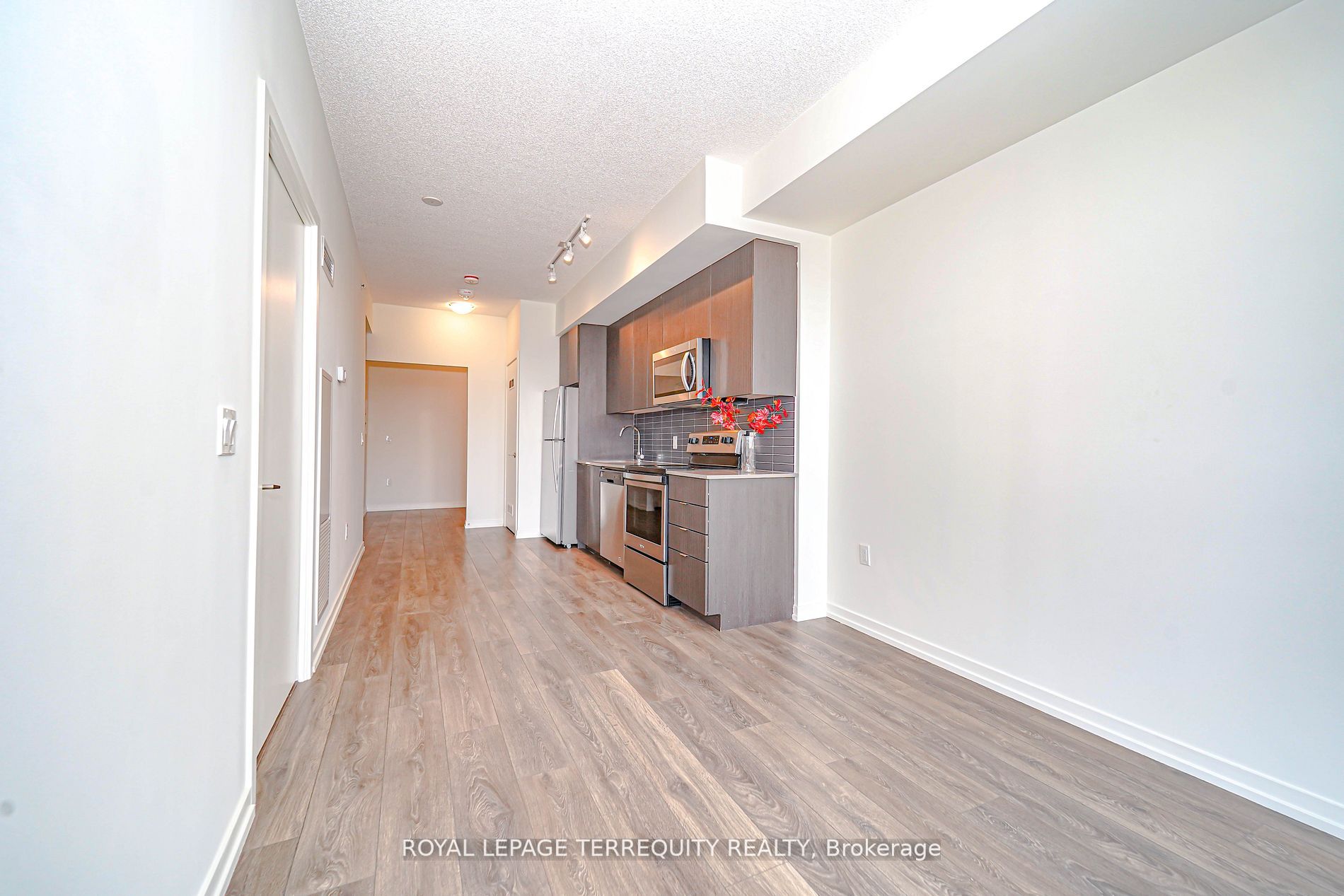 3237 Bayview Ave, #601