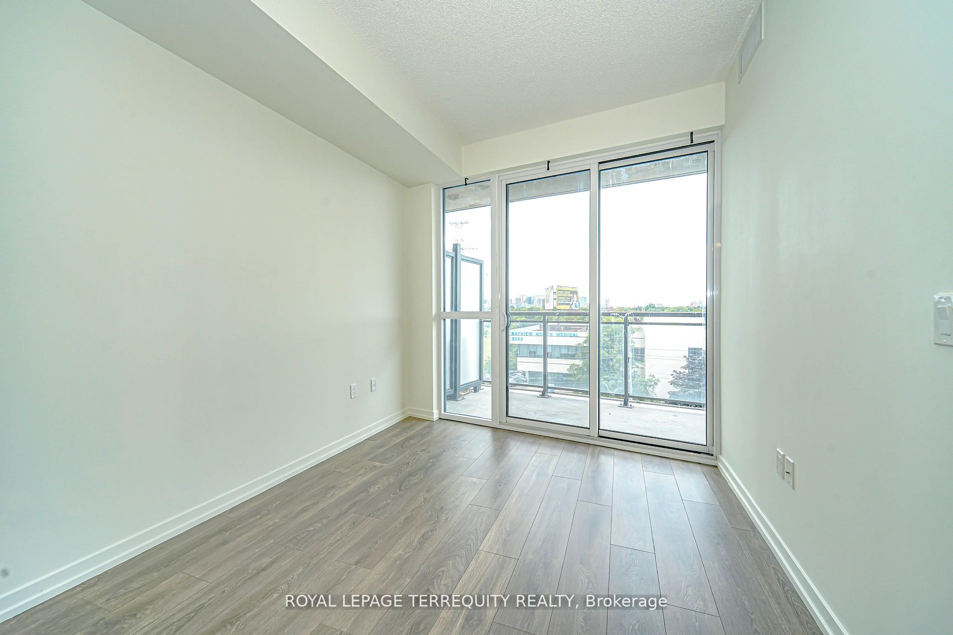 3237 Bayview Ave, #601