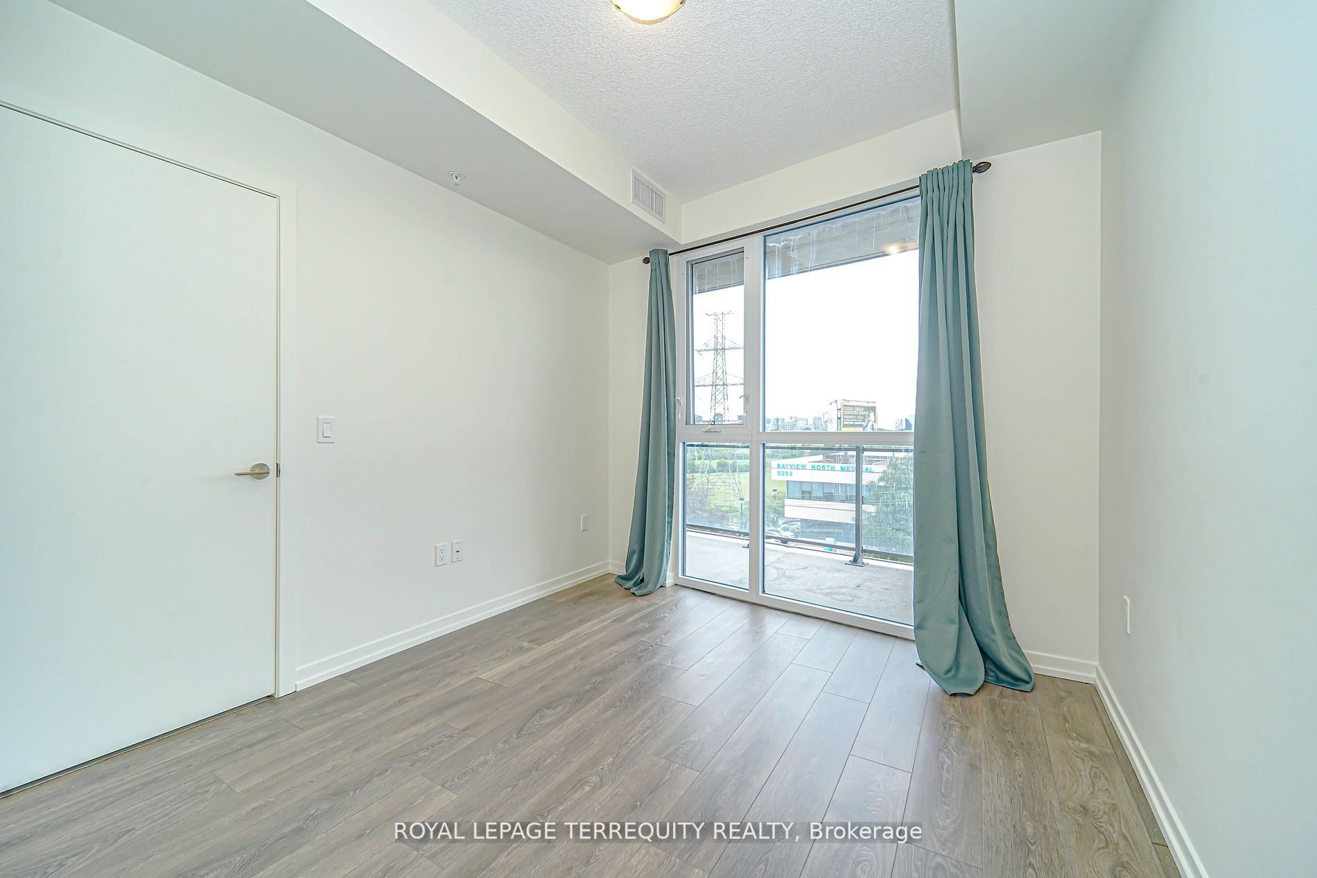 3237 Bayview Ave, #601