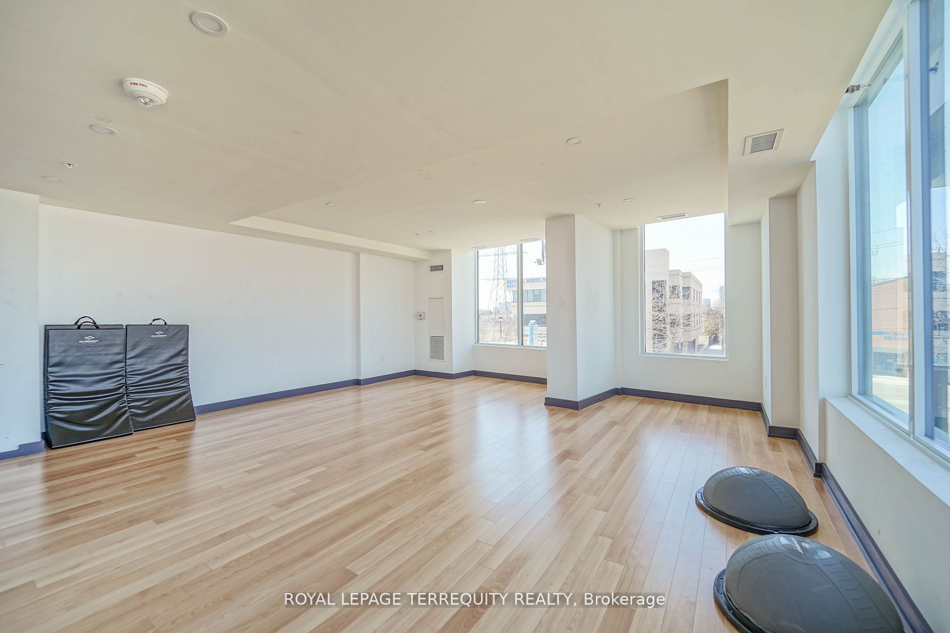 3237 Bayview Ave, #601