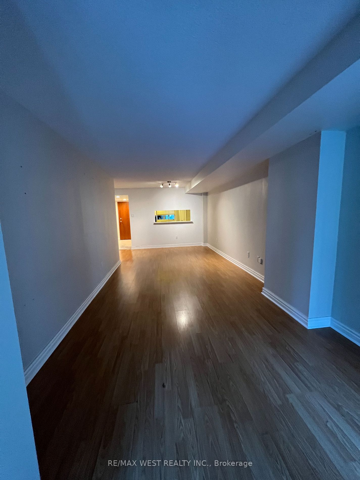 33 University Ave, #303