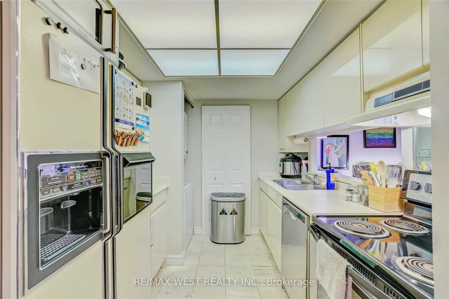 33 University Ave, #303