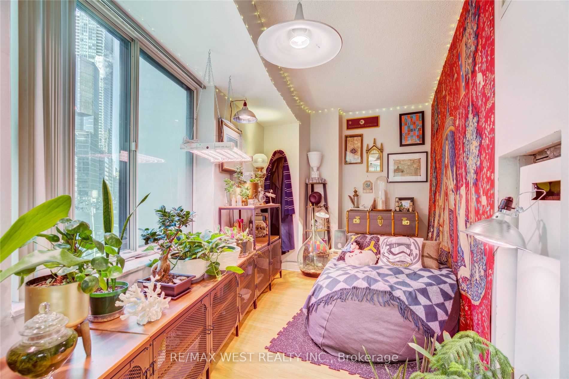 33 University Ave, #303