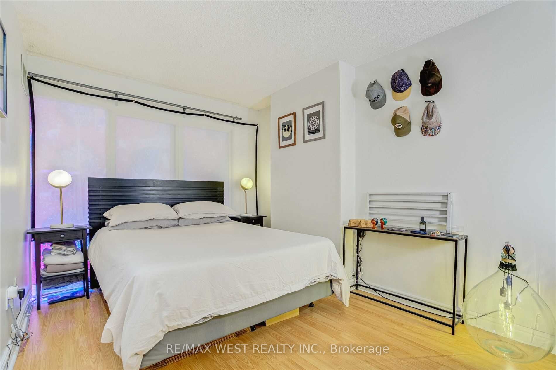 33 University Ave, #303