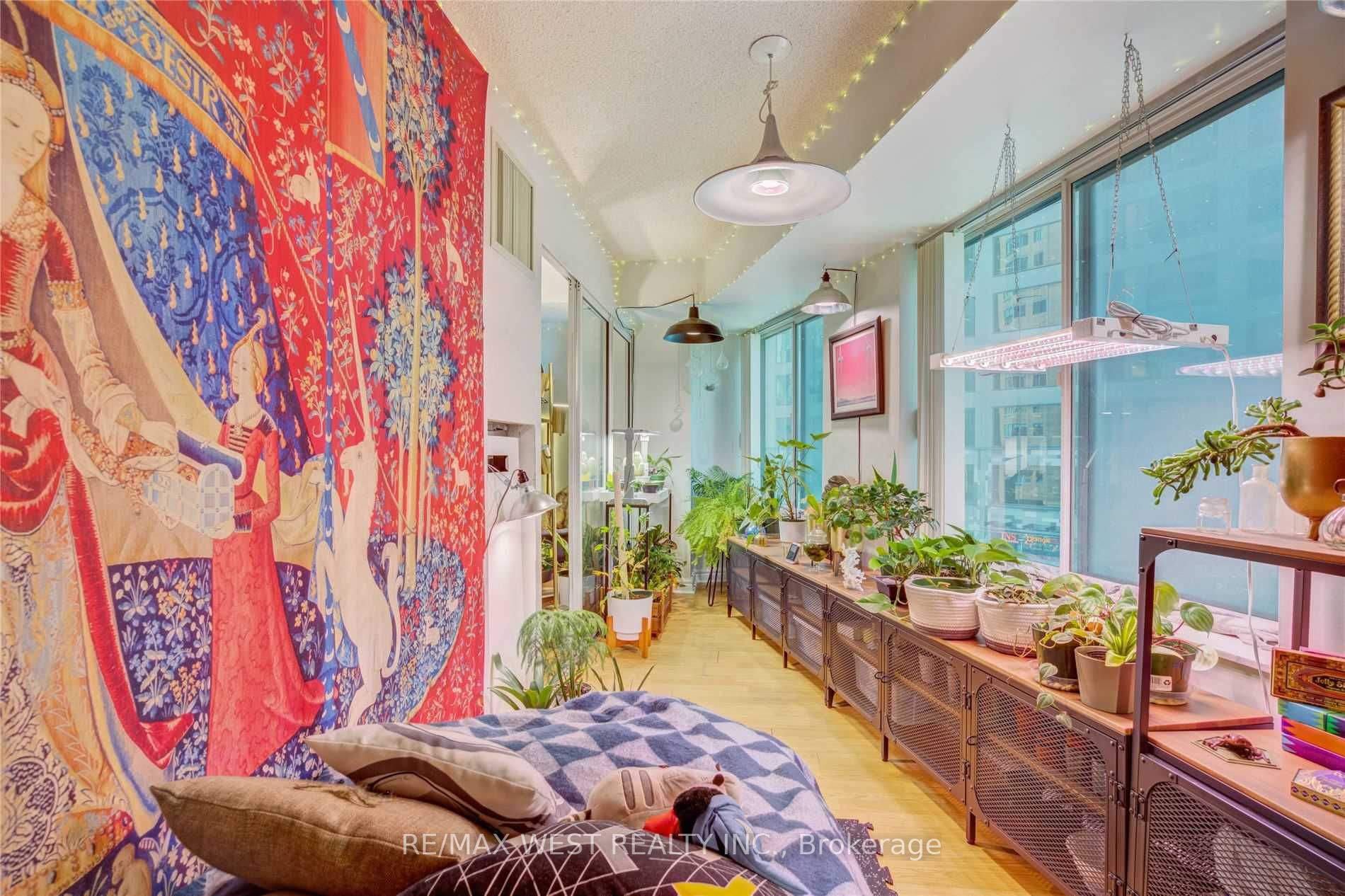 33 University Ave, #303