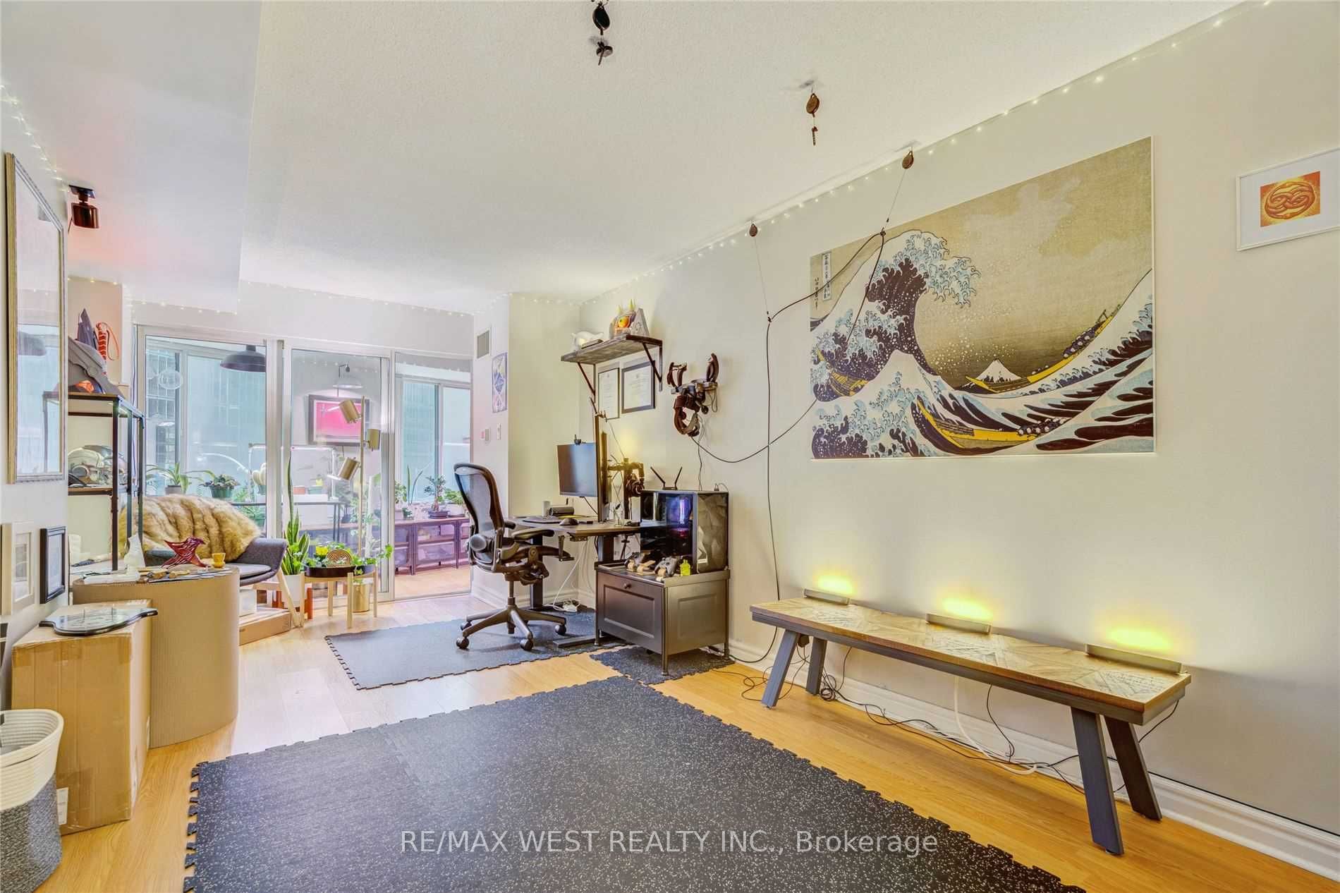 33 University Ave, #303