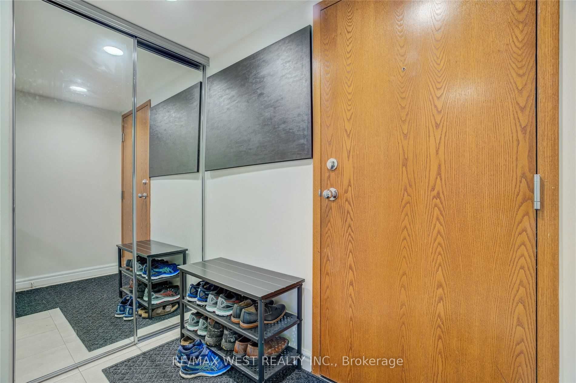 33 University Ave, #303