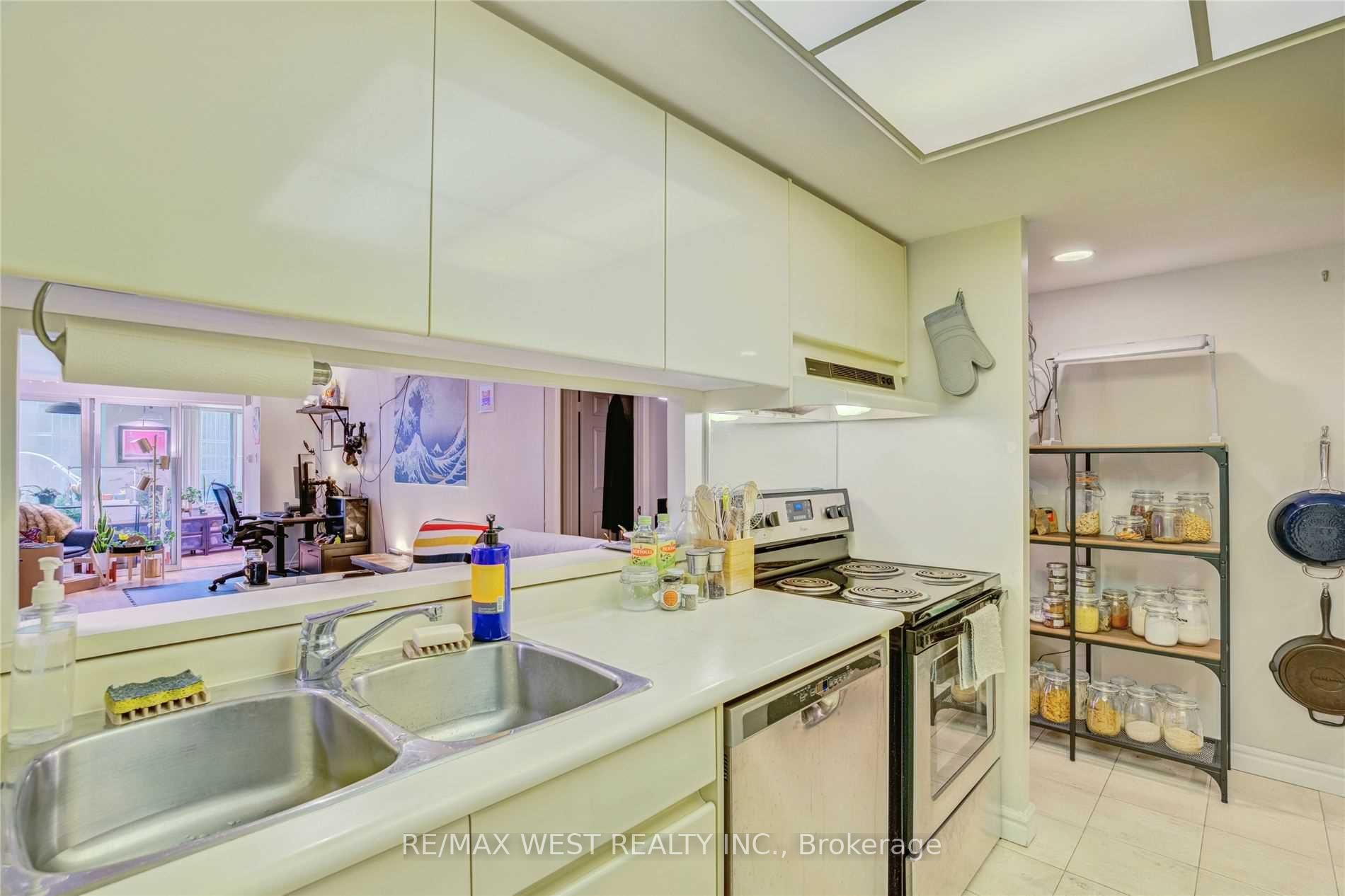 33 University Ave, #303