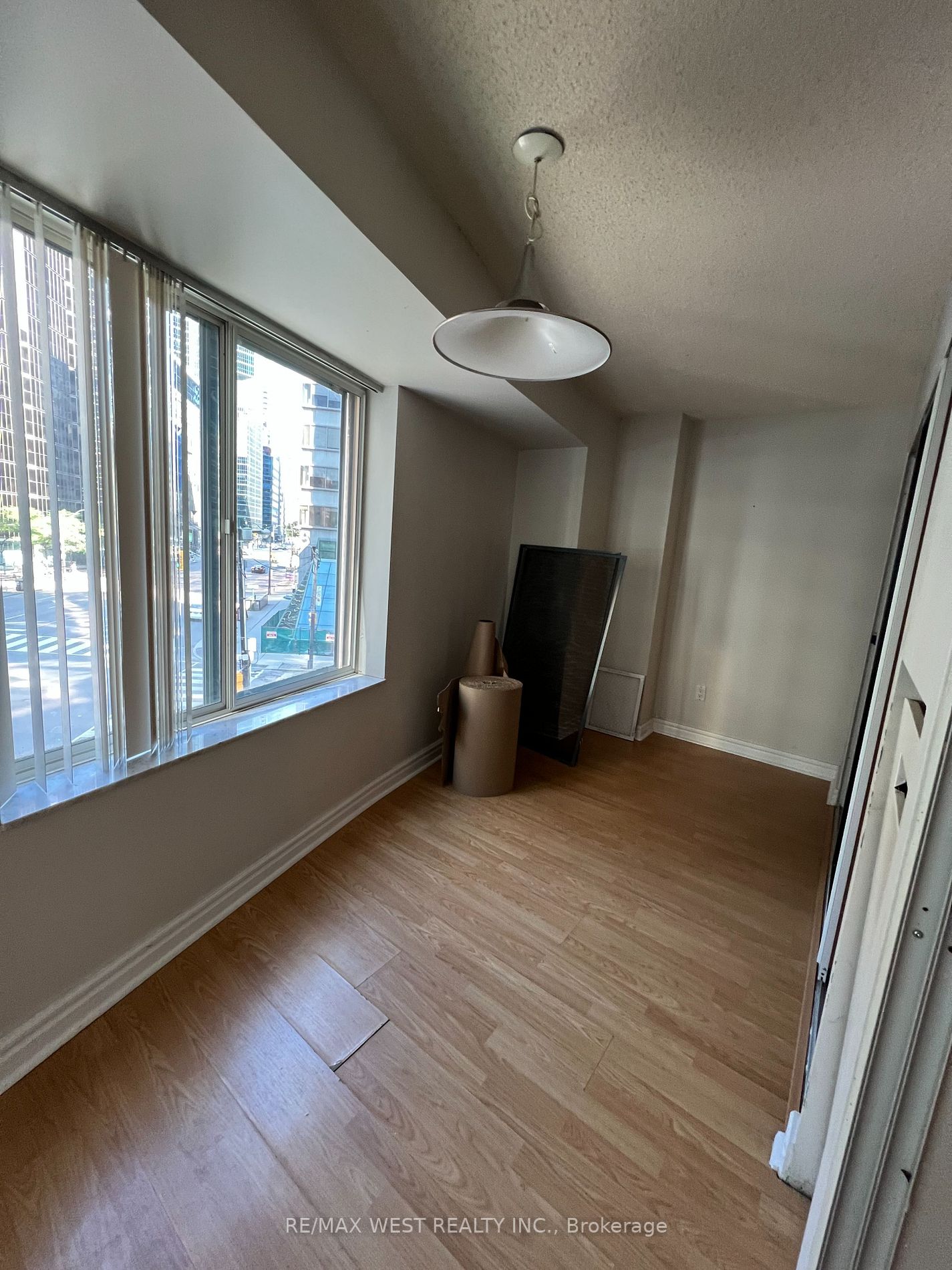33 University Ave, #303
