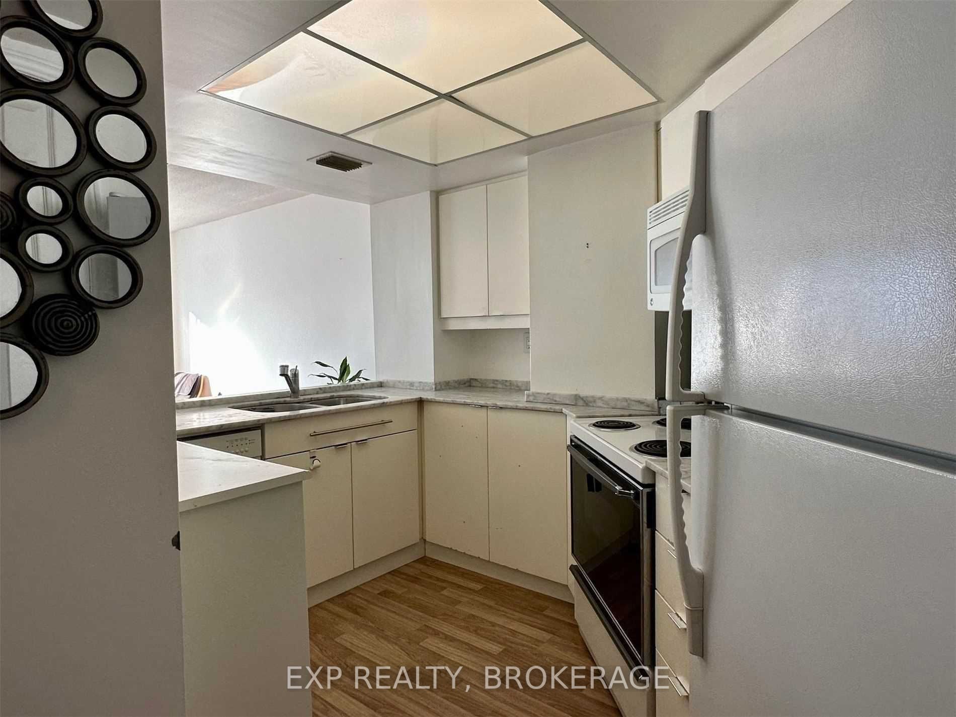 7 Broadway Ave, #604