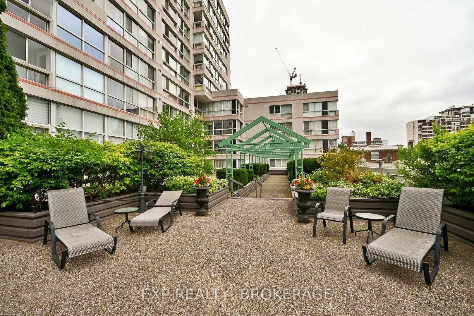 7 Broadway Ave, #604
