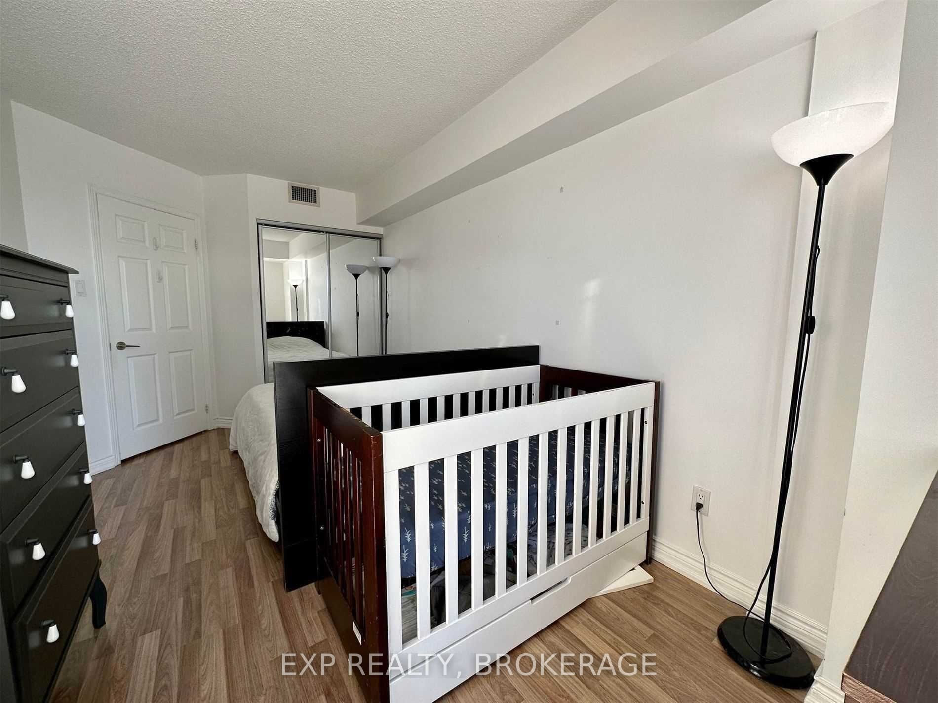 7 Broadway Ave, #604