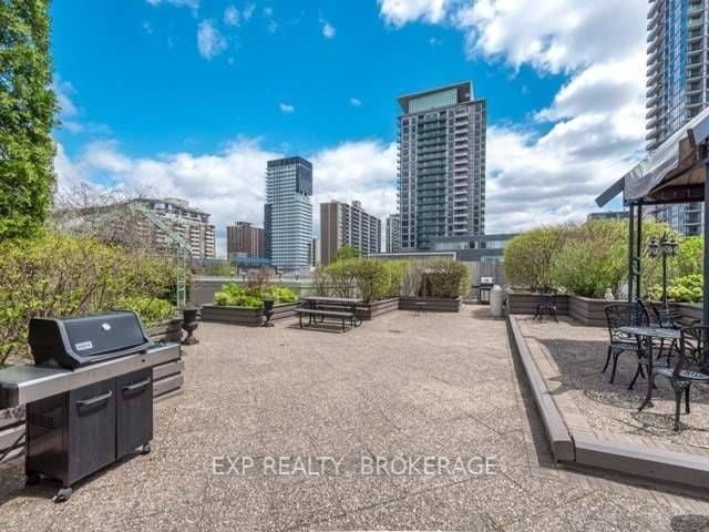 7 Broadway Ave, #604