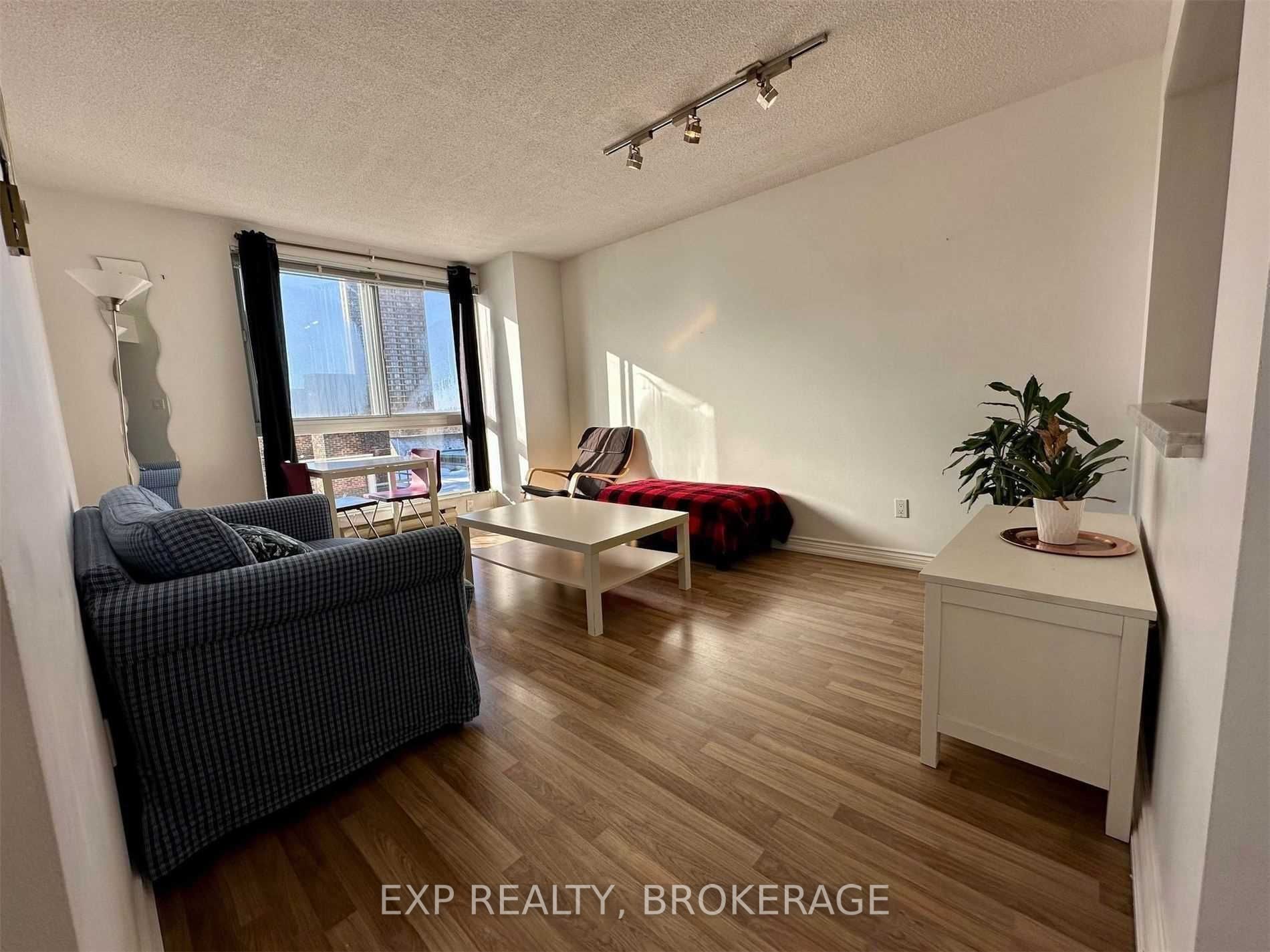7 Broadway Ave, #604