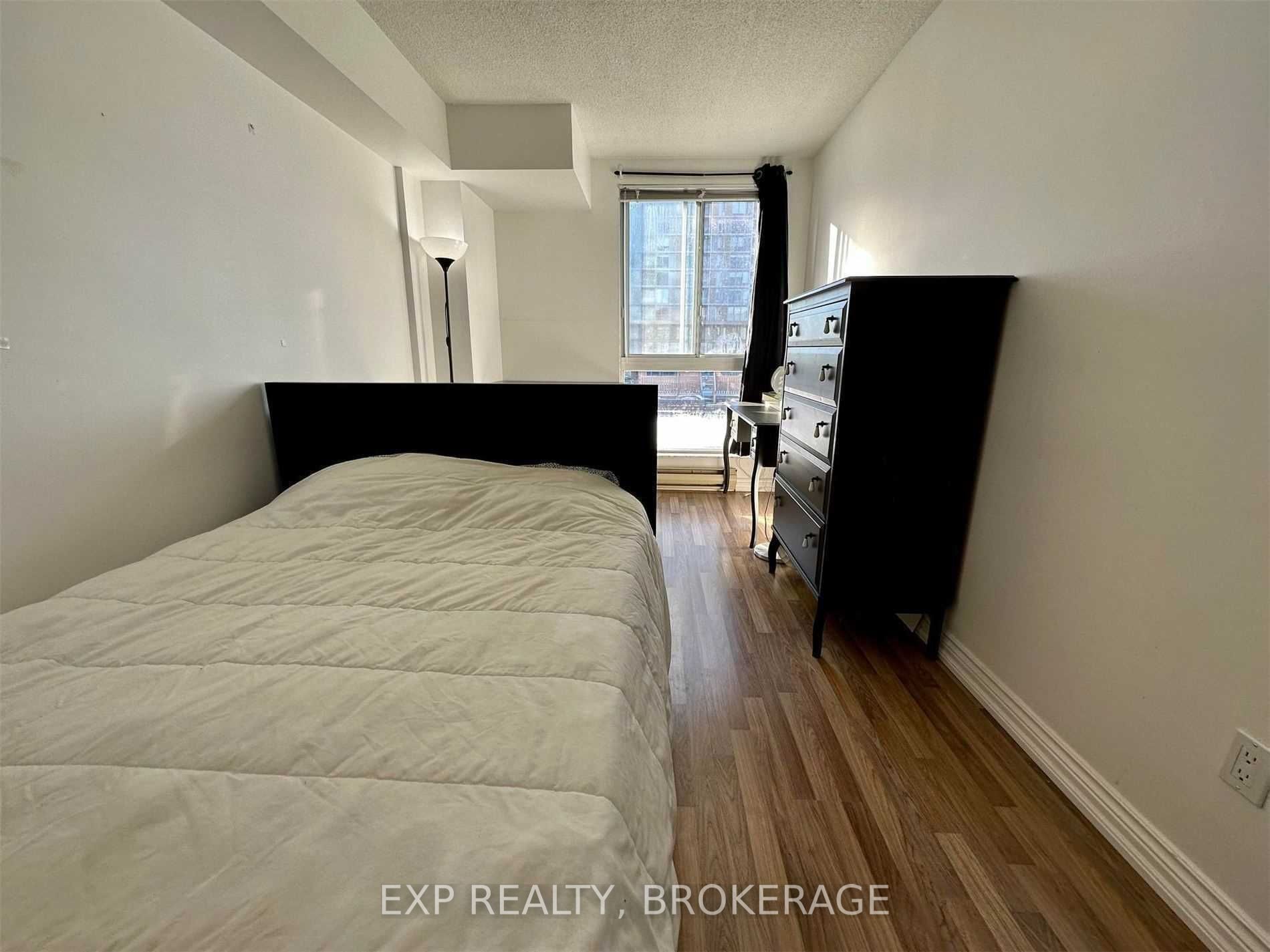 7 Broadway Ave, #604