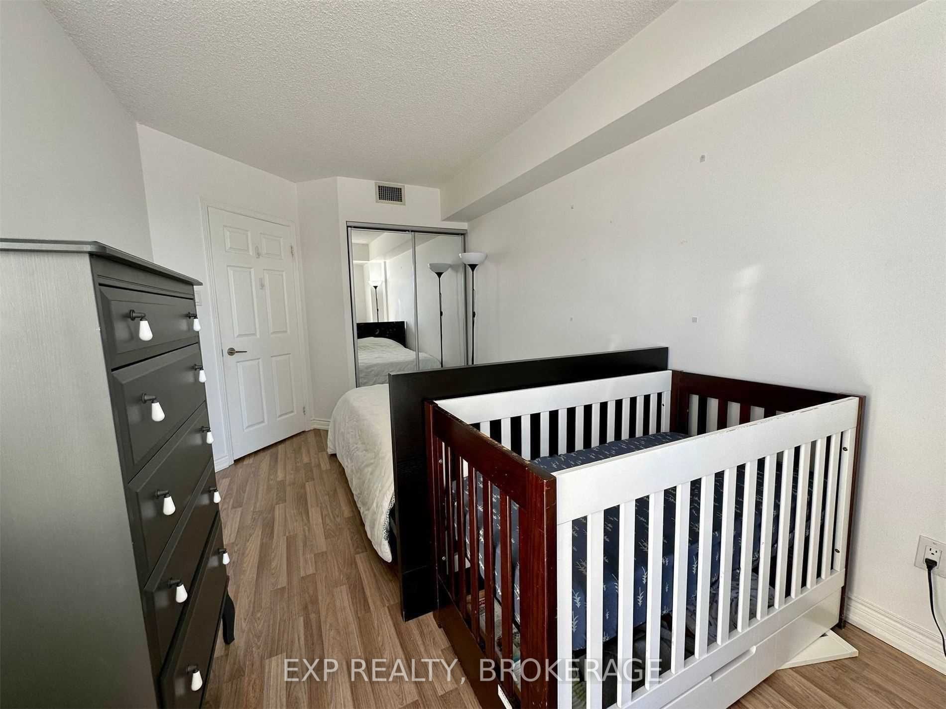 7 Broadway Ave, #604