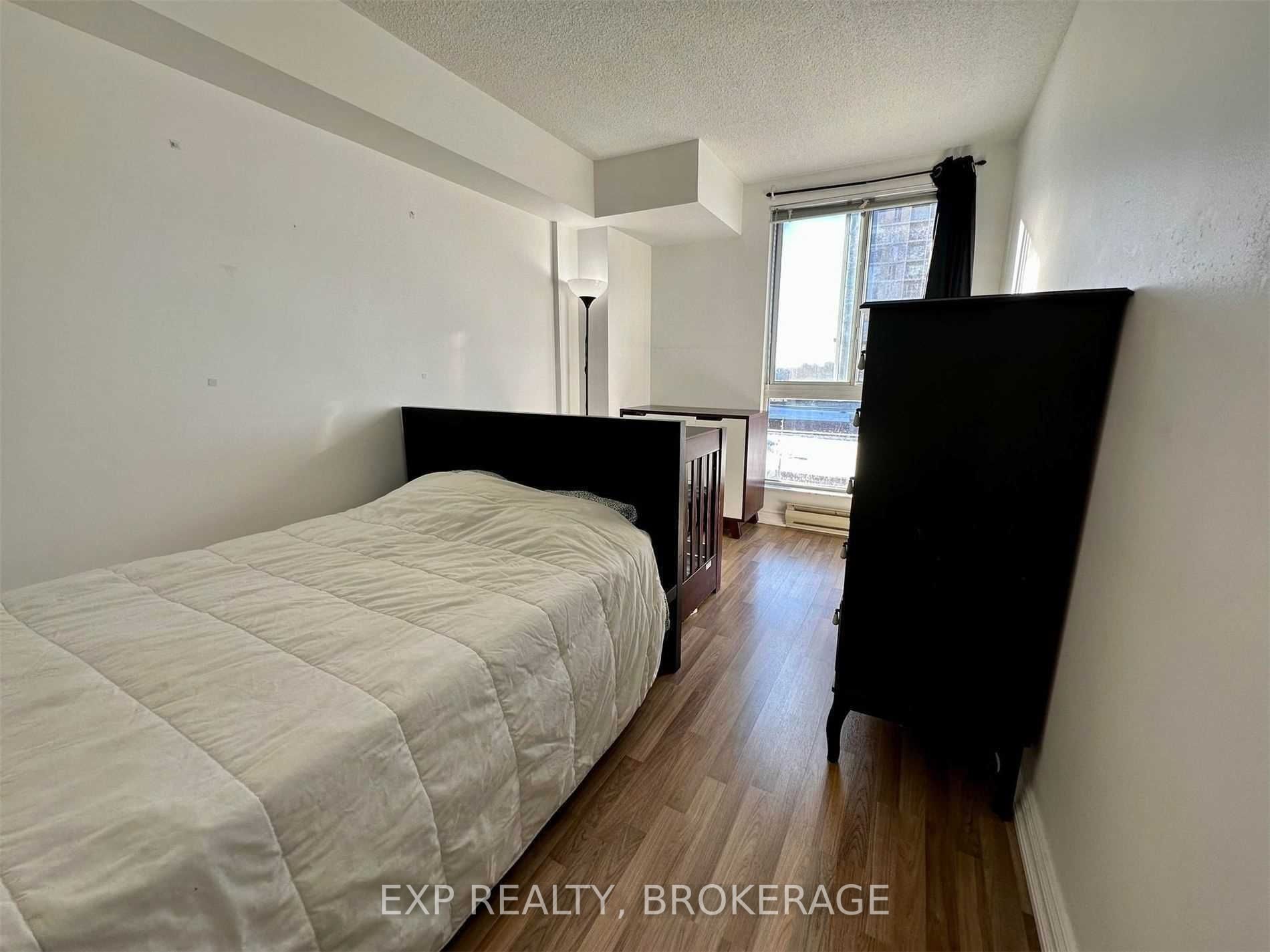 7 Broadway Ave, #604