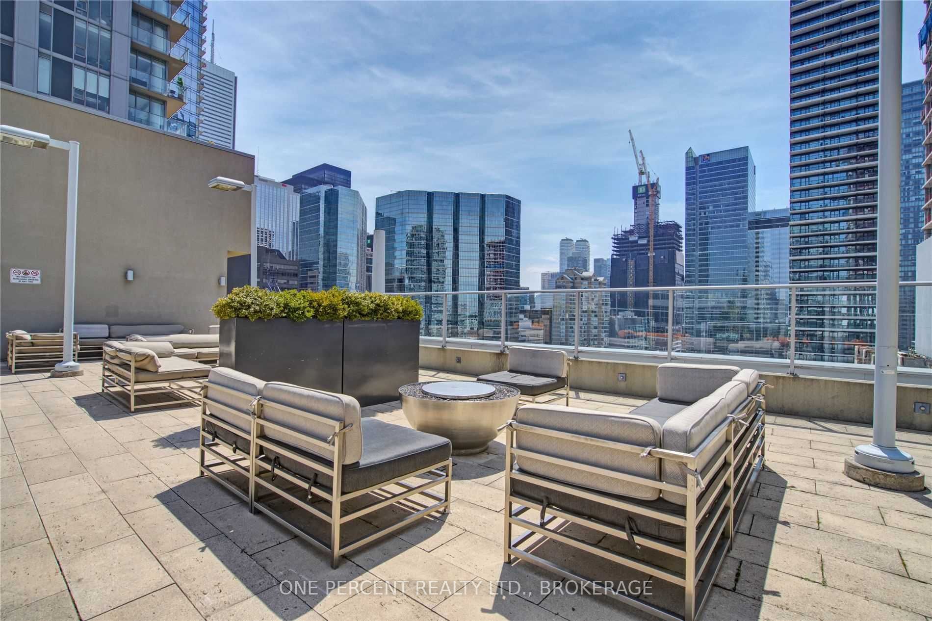 21 Nelson St, #516