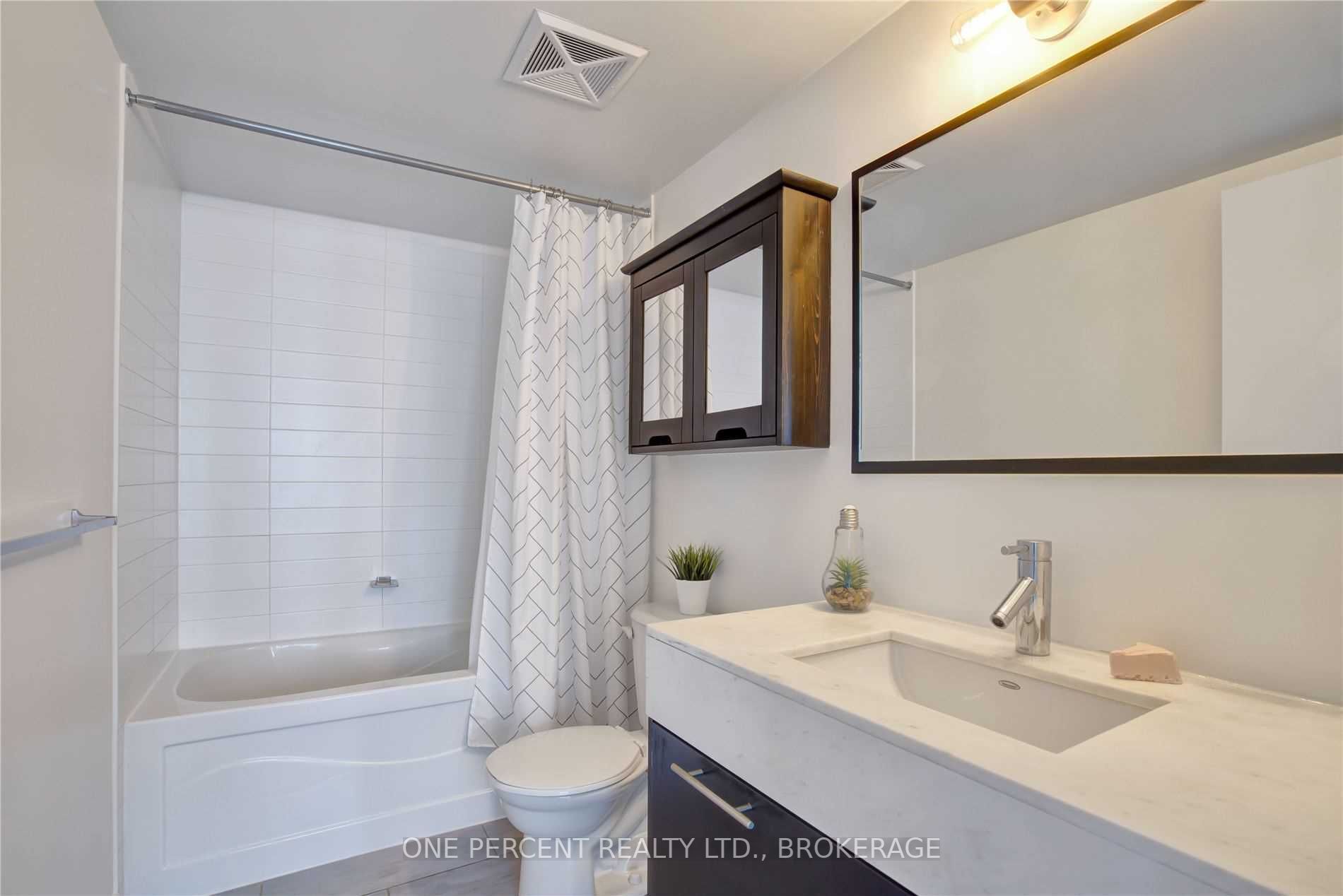 21 Nelson St, #516