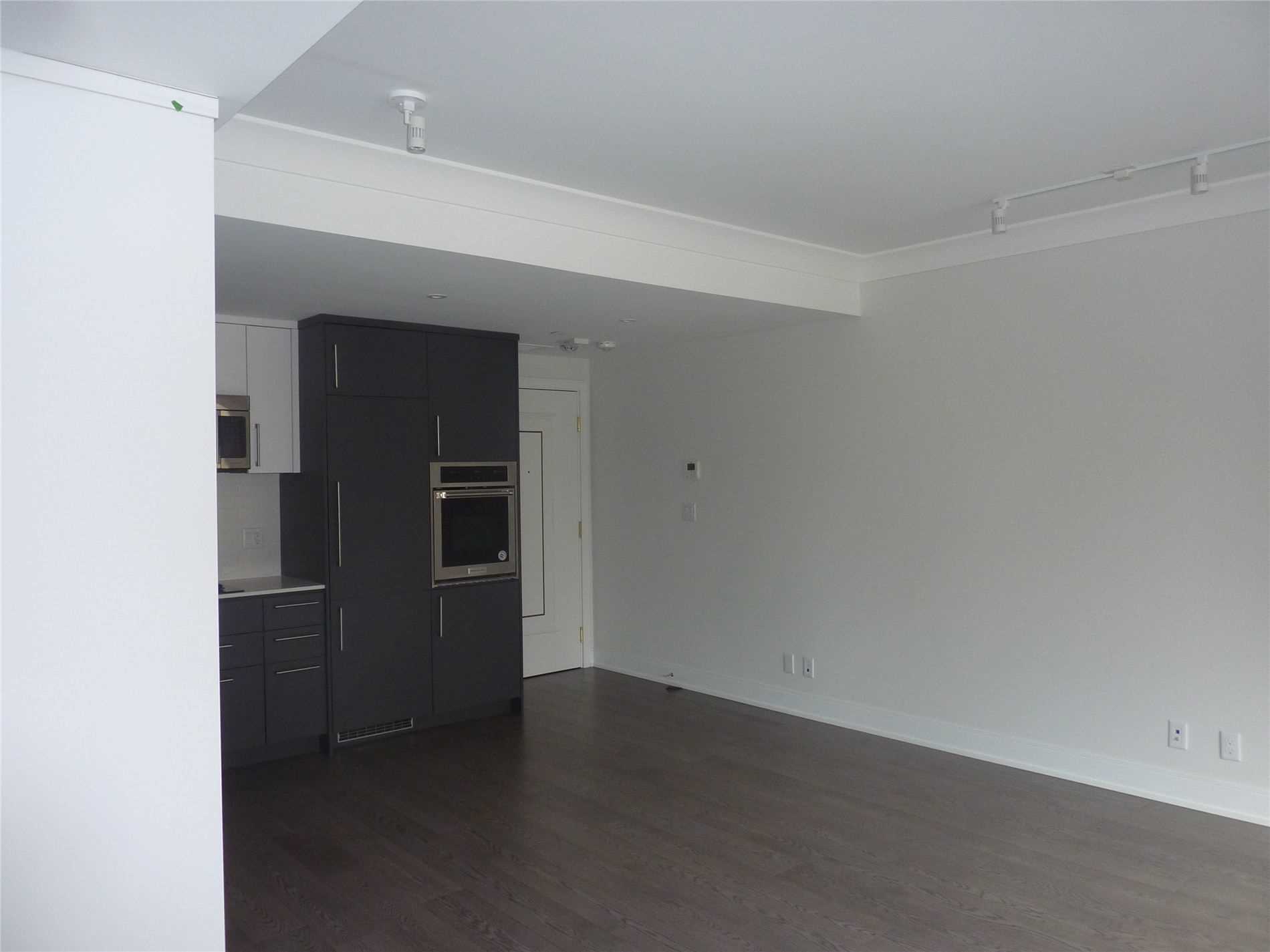 2 Clarendon Avenue #204