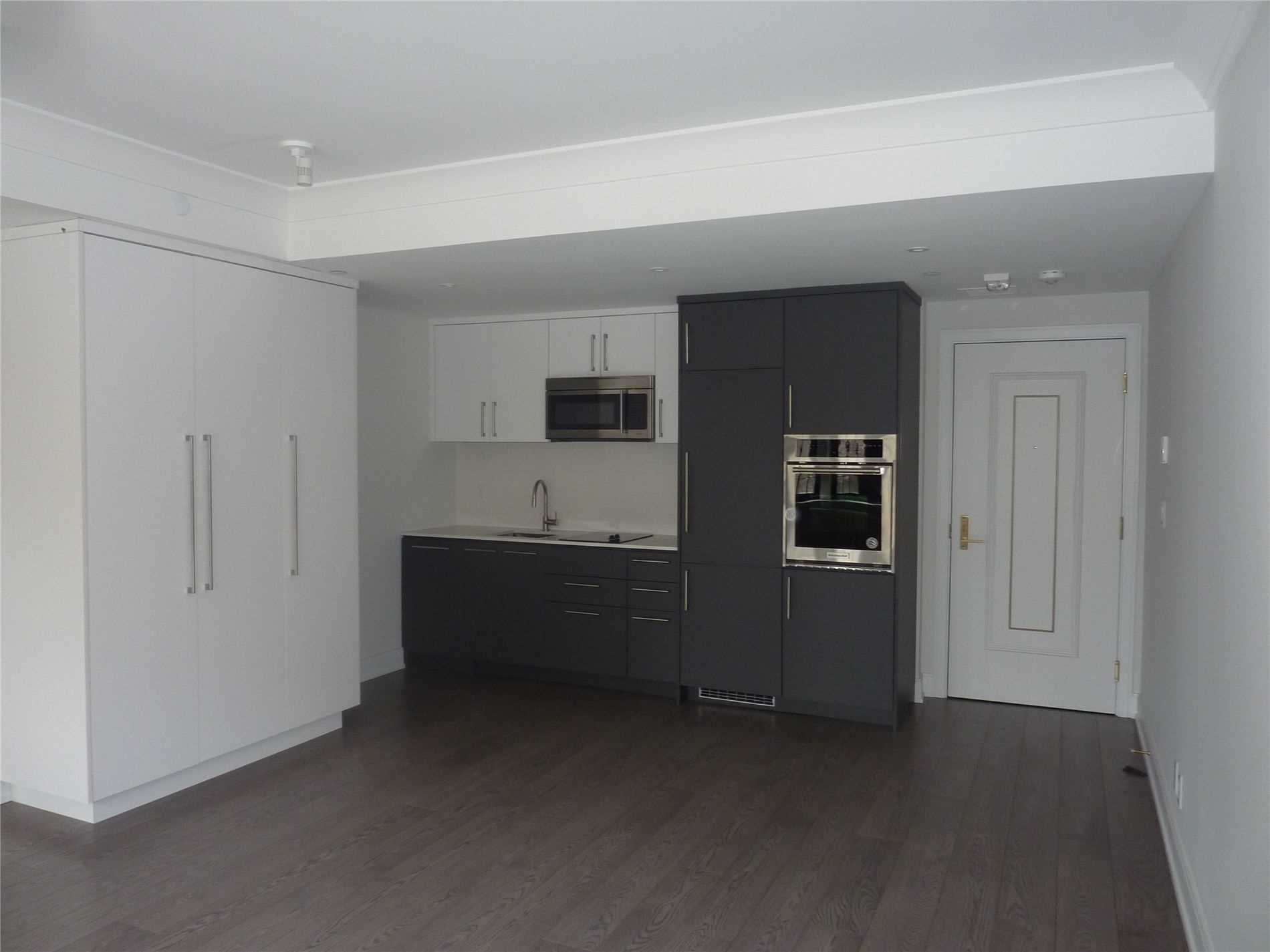 2 Clarendon Avenue #204