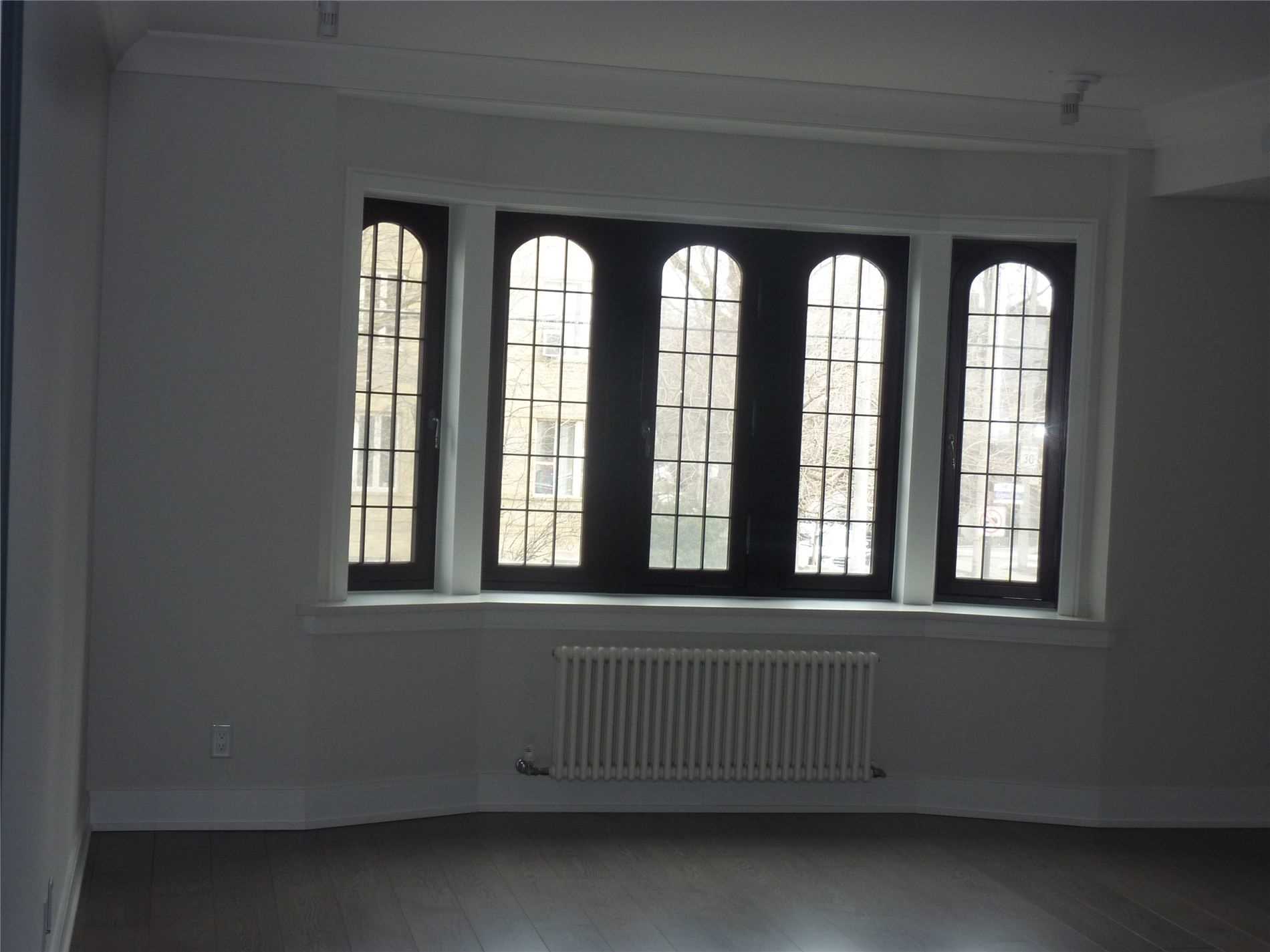 2 Clarendon Avenue #204