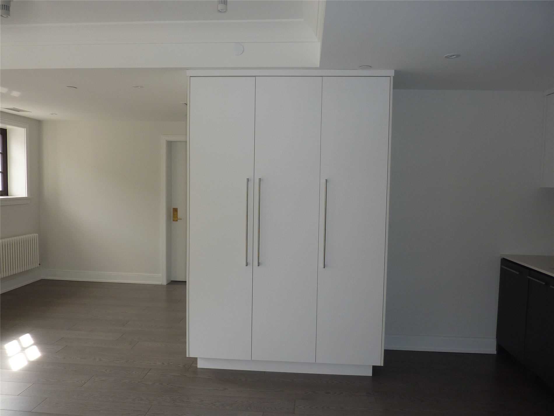 2 Clarendon Avenue #204