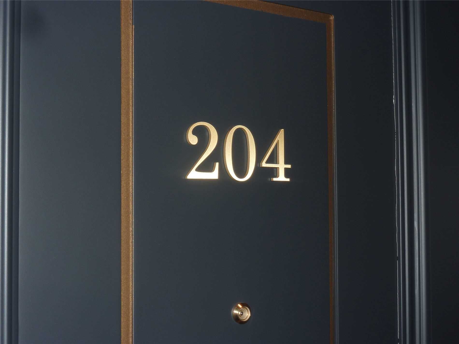 2 Clarendon Avenue #204