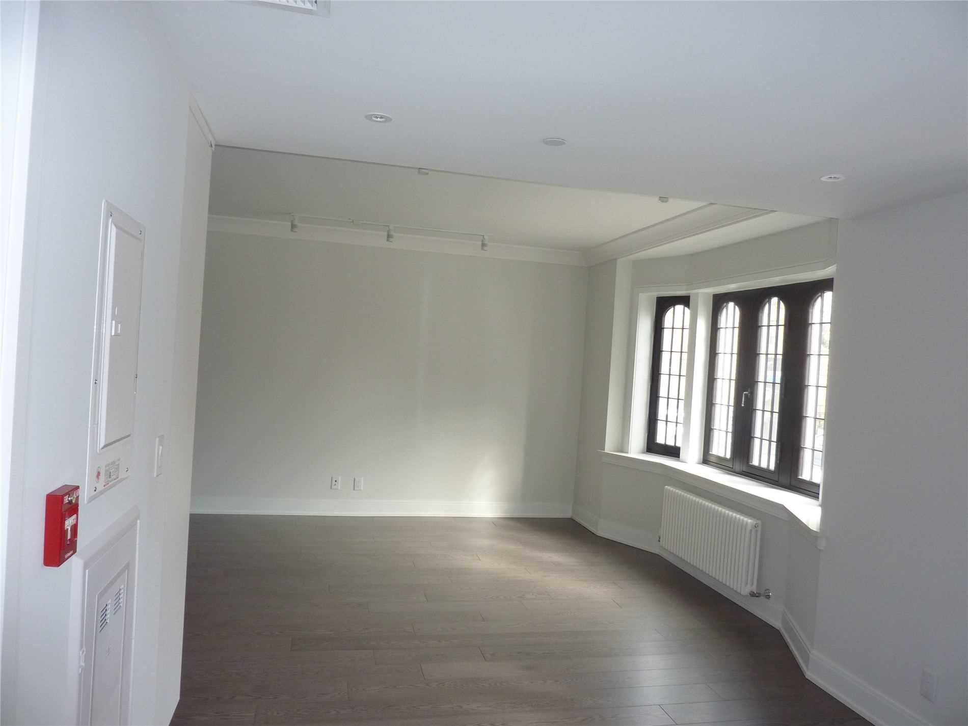 2 Clarendon Avenue #204