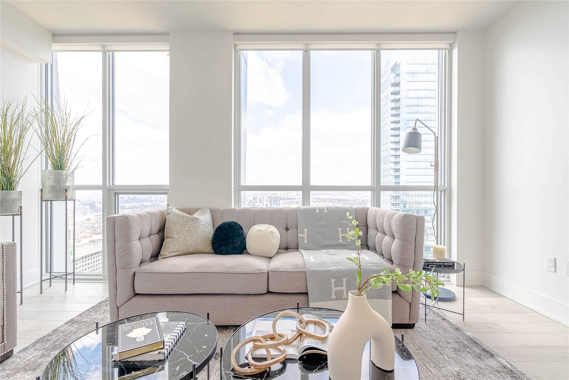 1 Yorkville Ave, #4101