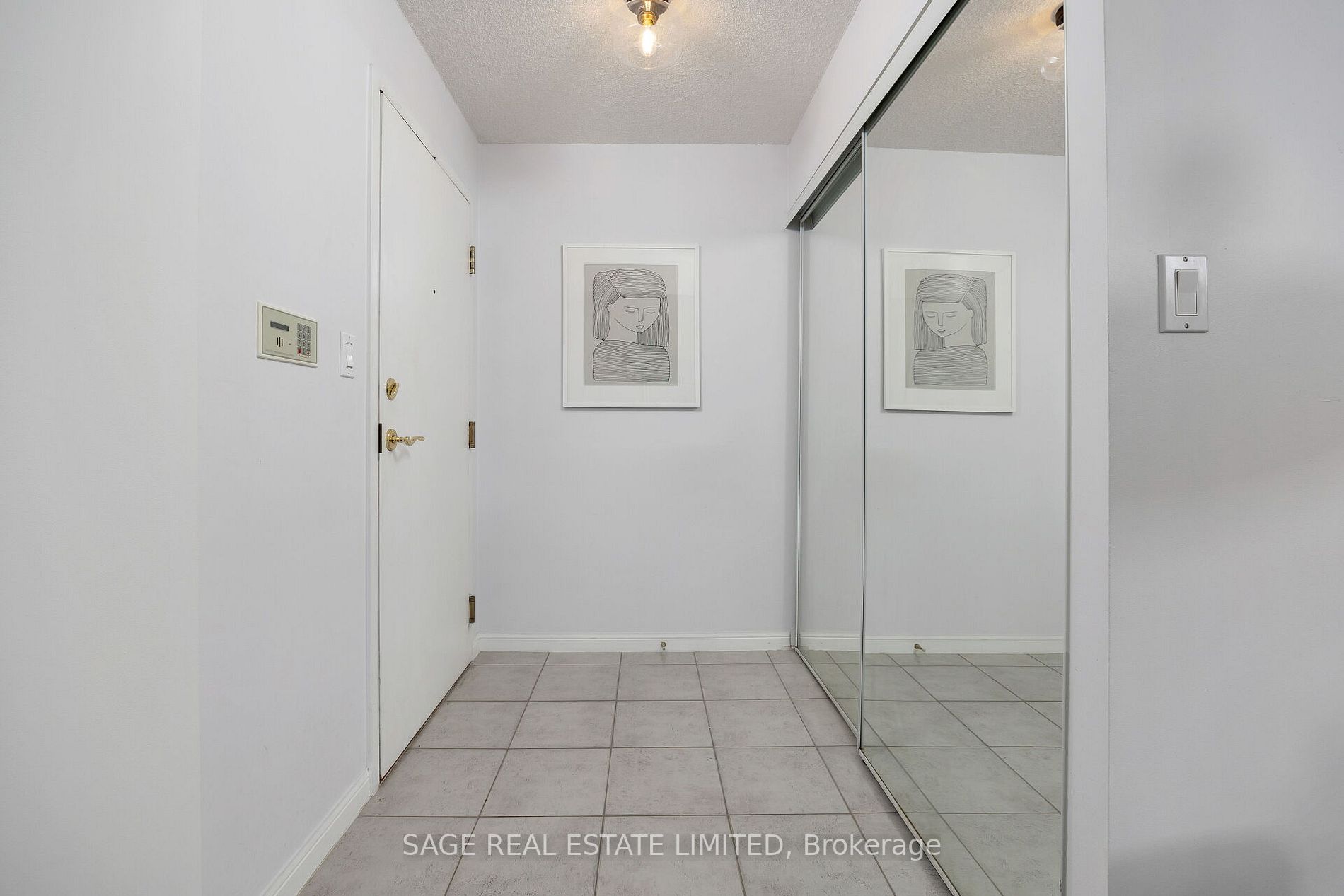 398 Eglinton Ave E, #706