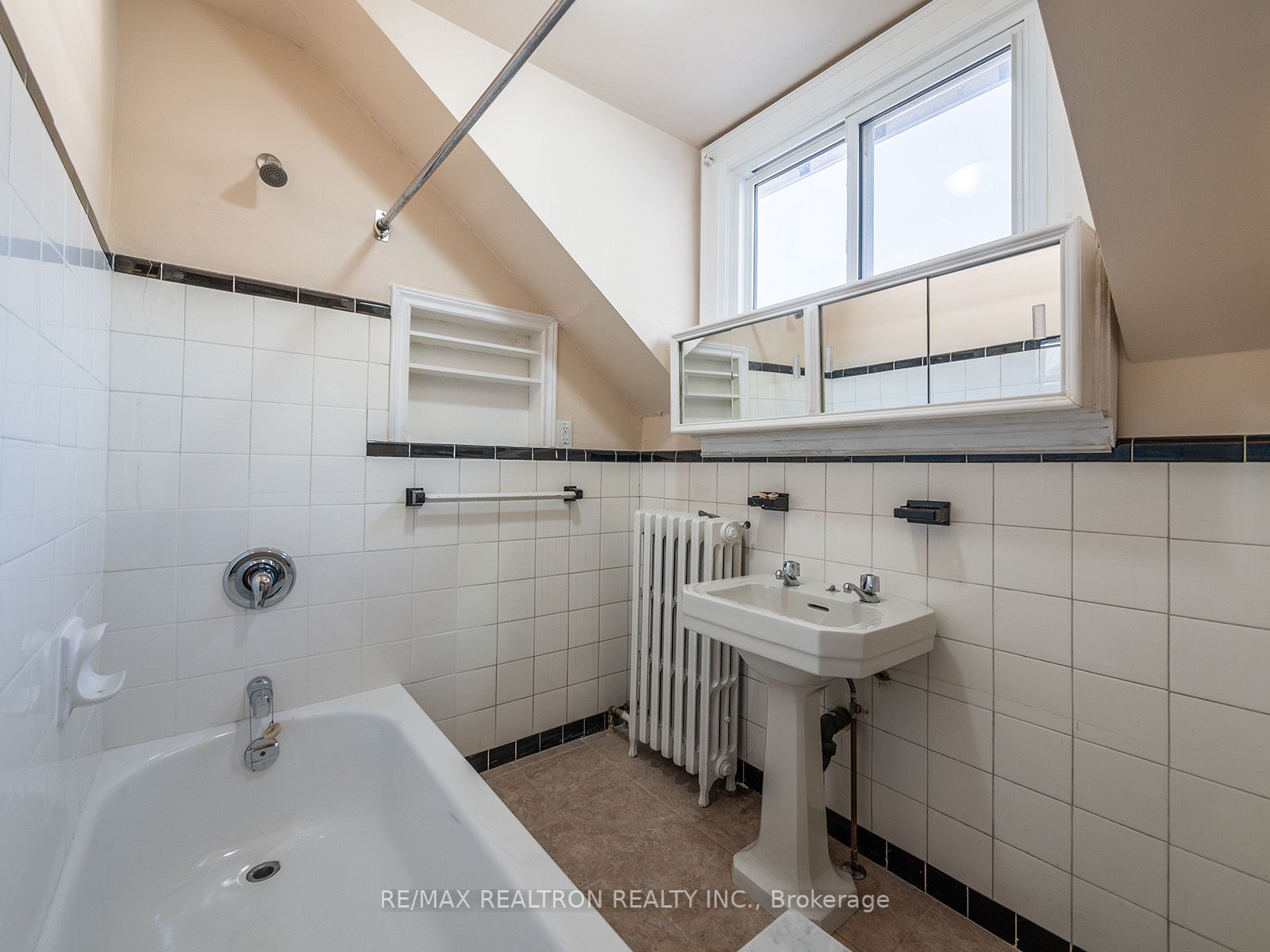 178 Blythwood Rd