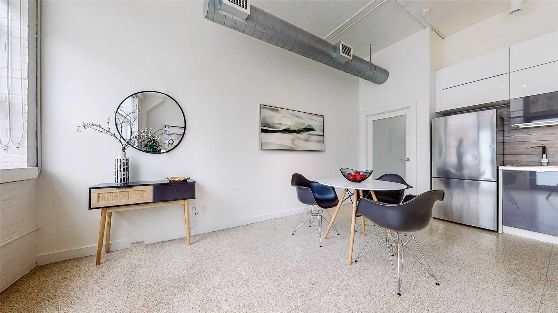 365 Dundas St E, #102