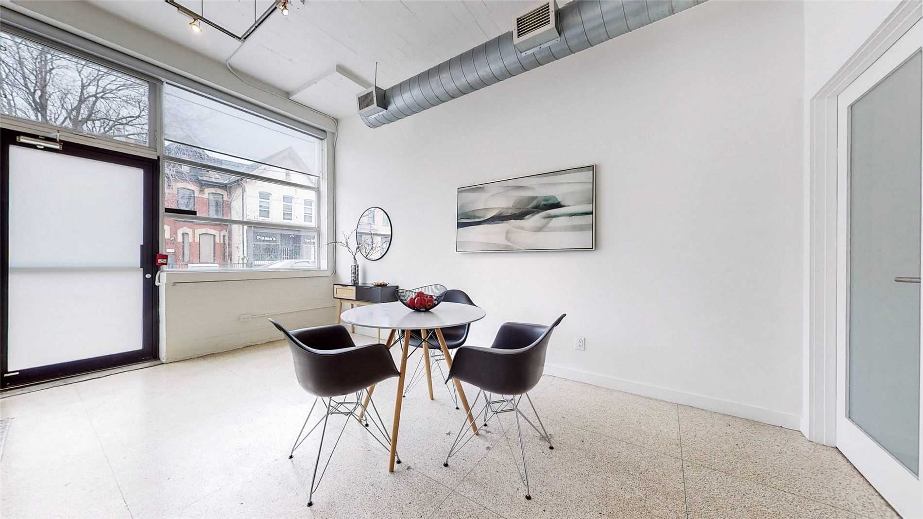 365 Dundas St E, #102