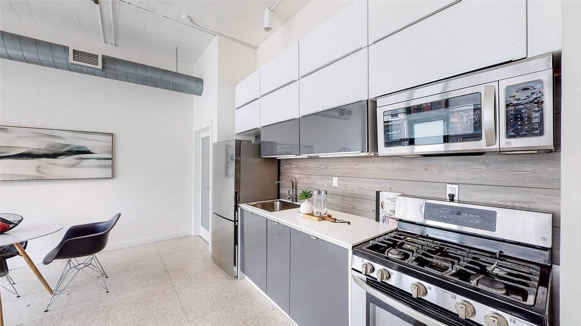 365 Dundas St E, #102