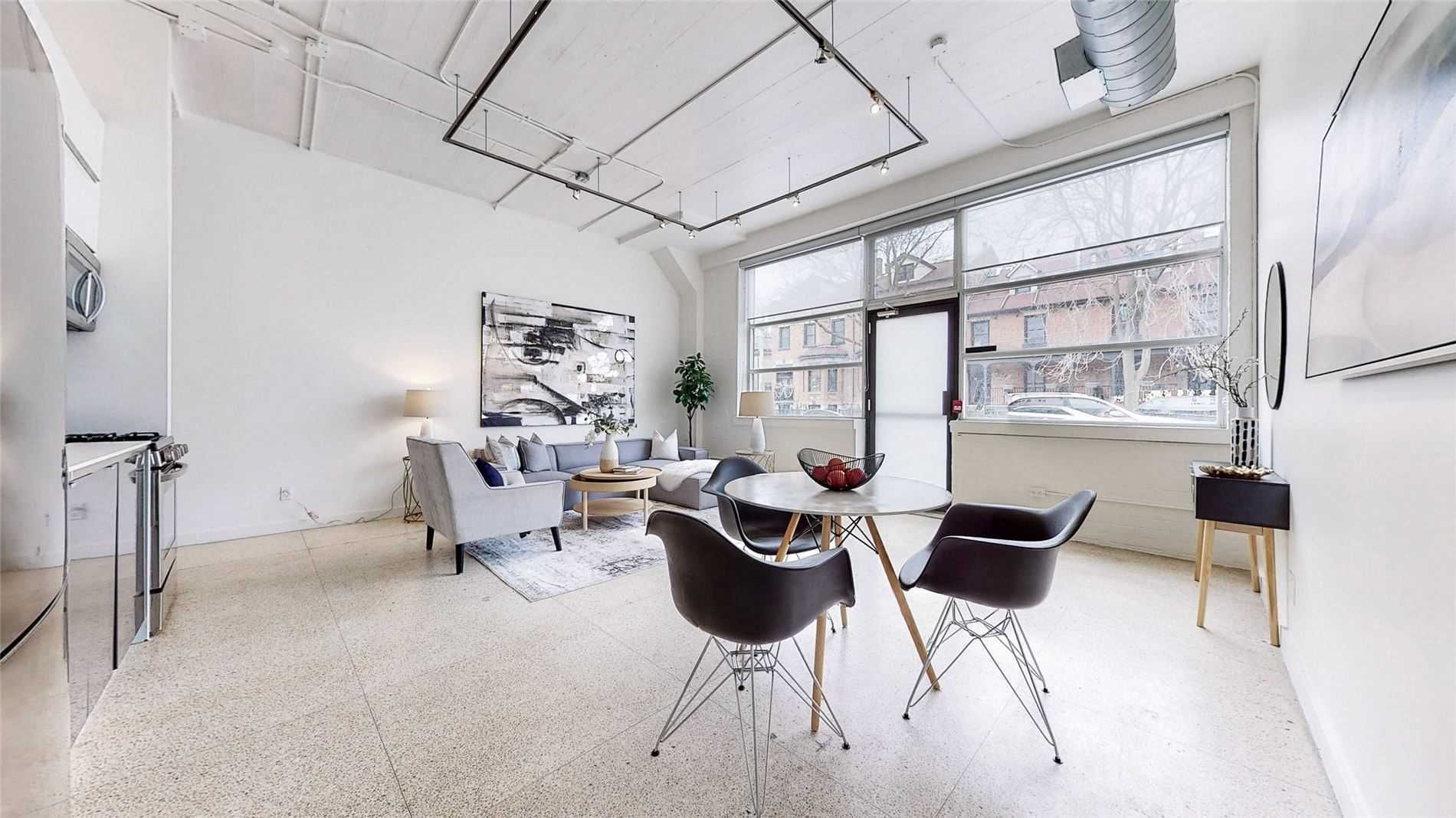 365 Dundas St E, #102
