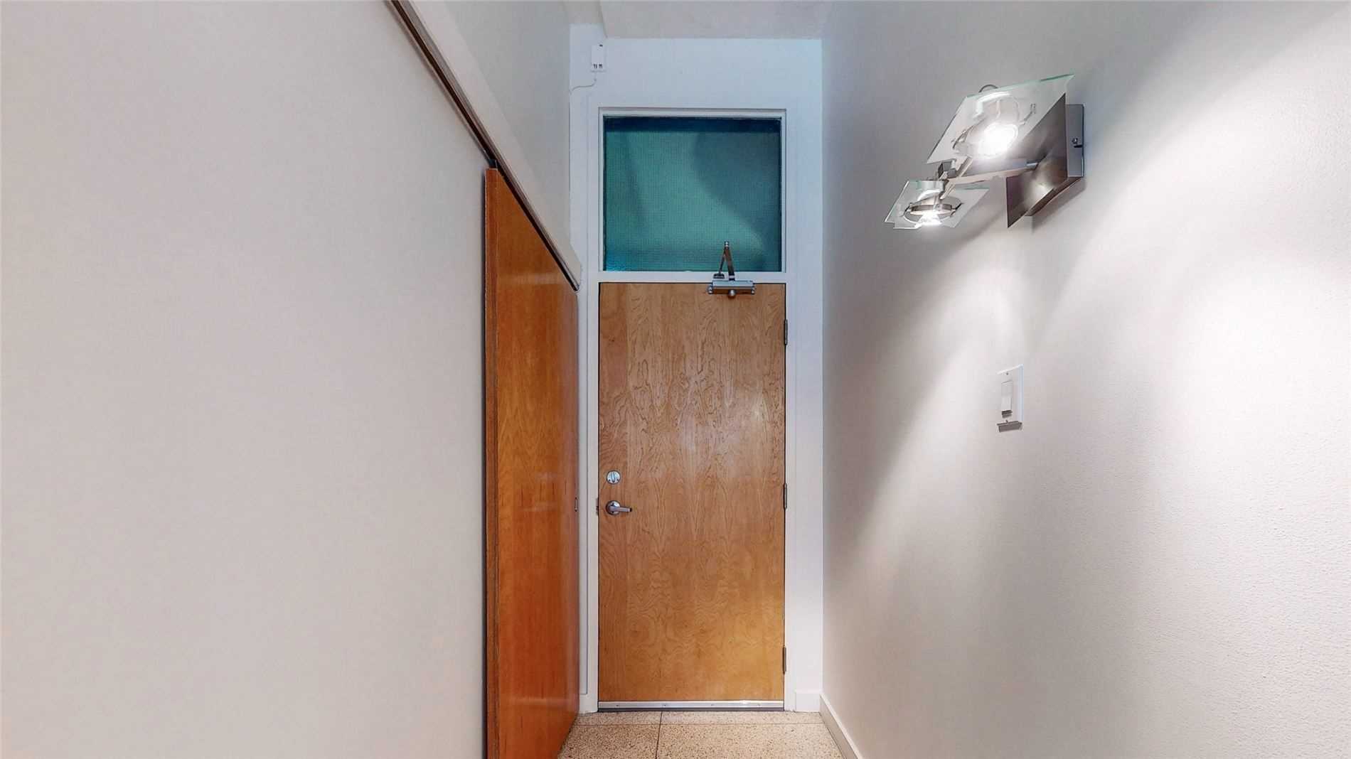 365 Dundas St E, #102