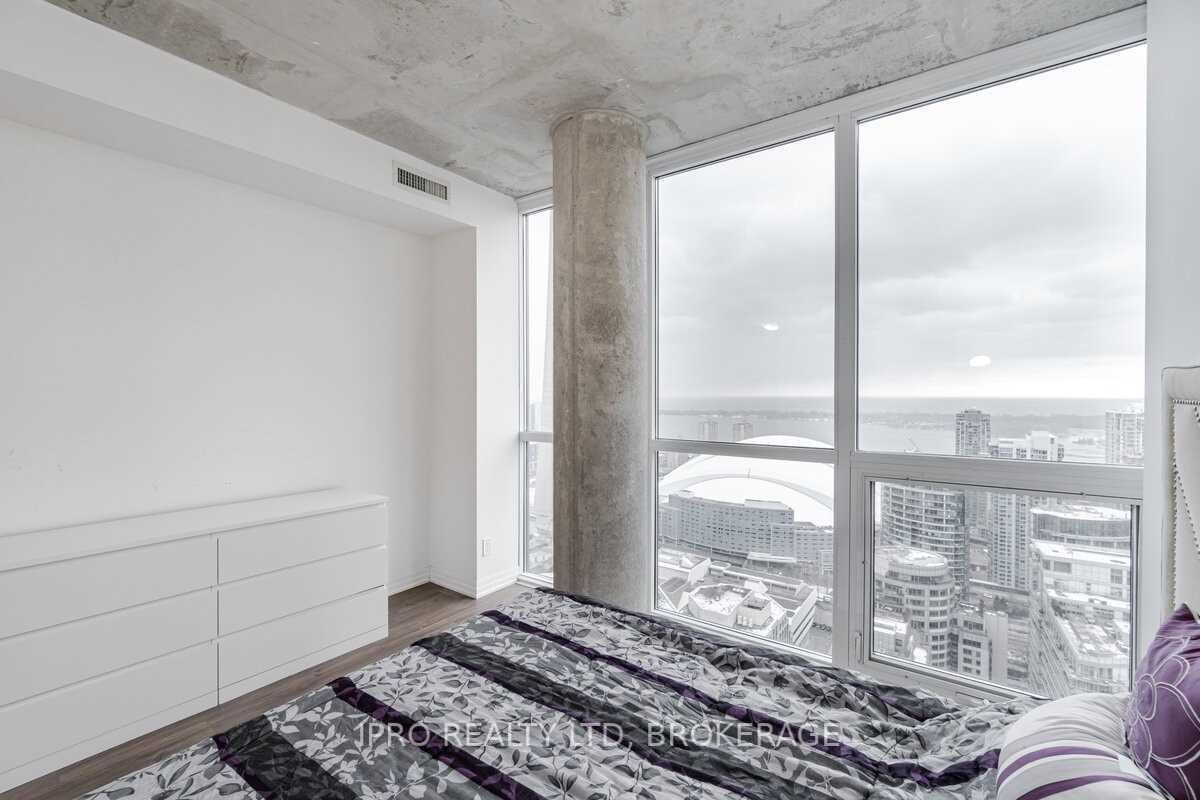88 Blue Jays Way, #4105