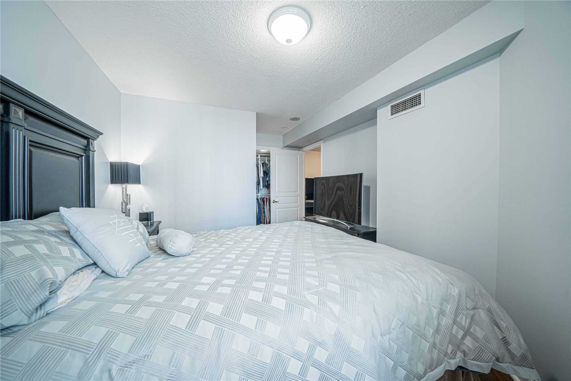 5 Northtown Way #1109