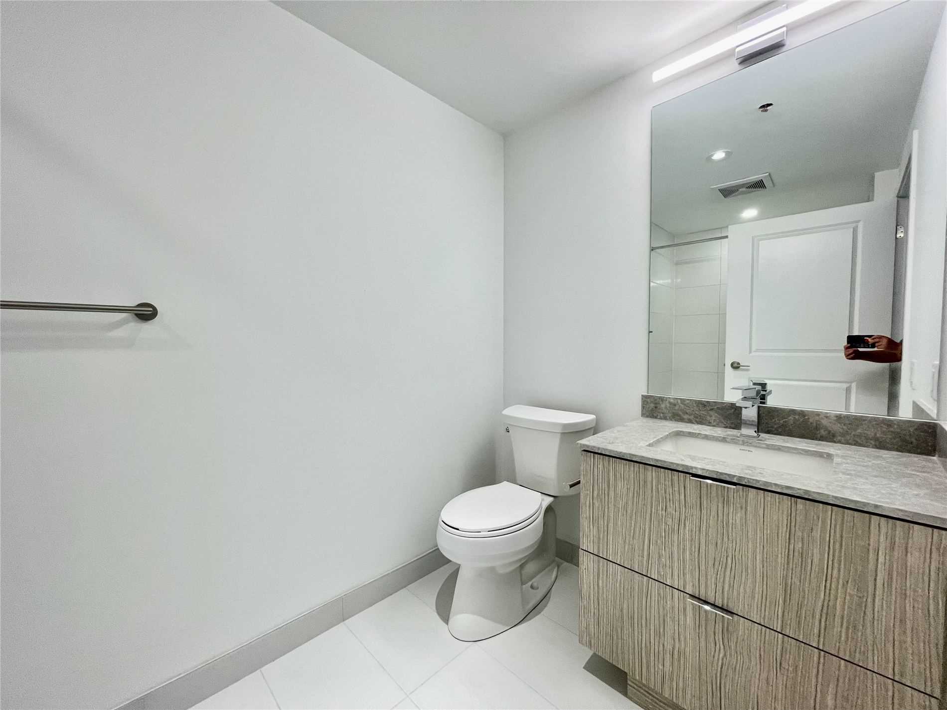 395 Bloor Street E #1702