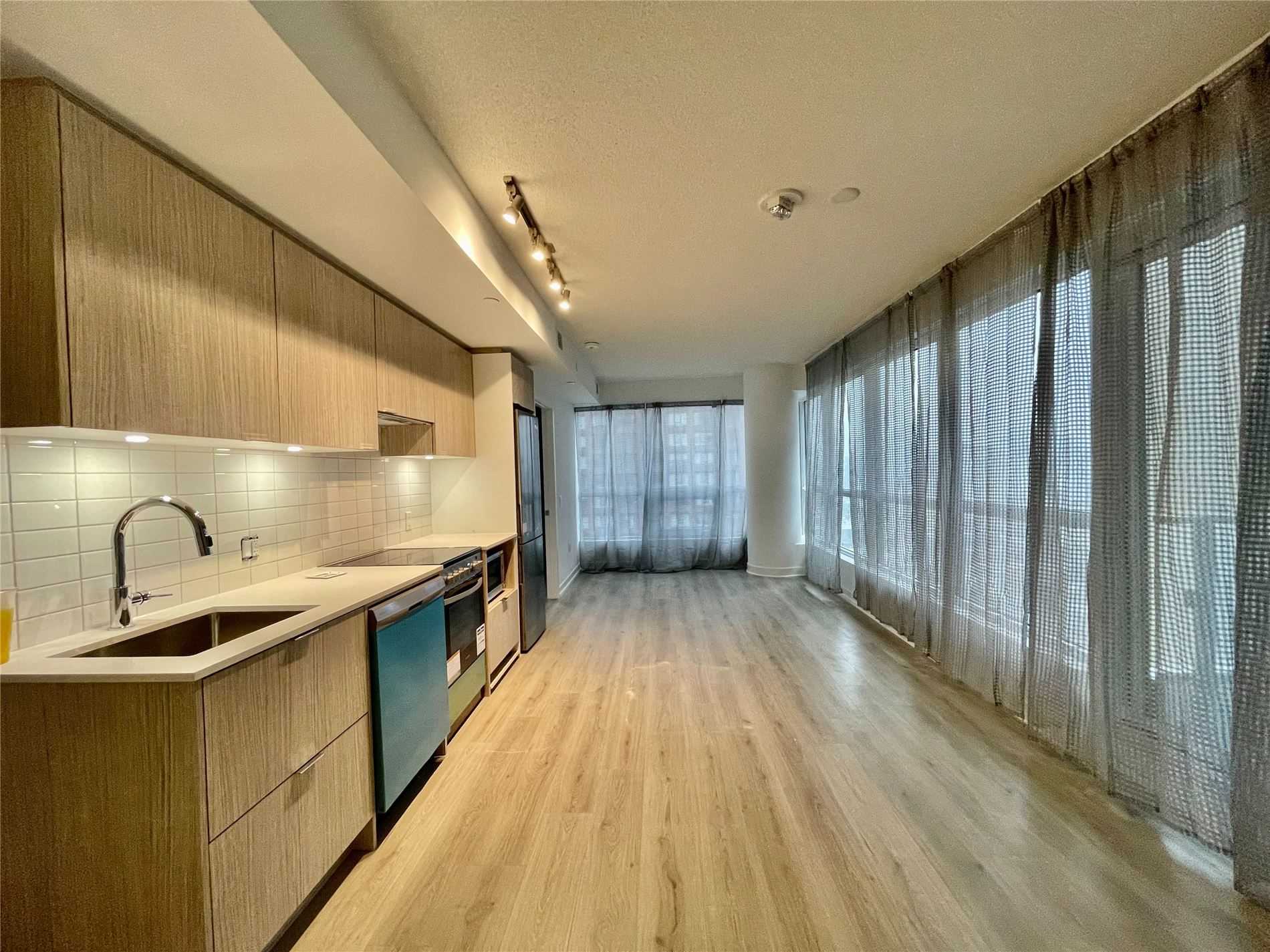 395 Bloor Street E #1702
