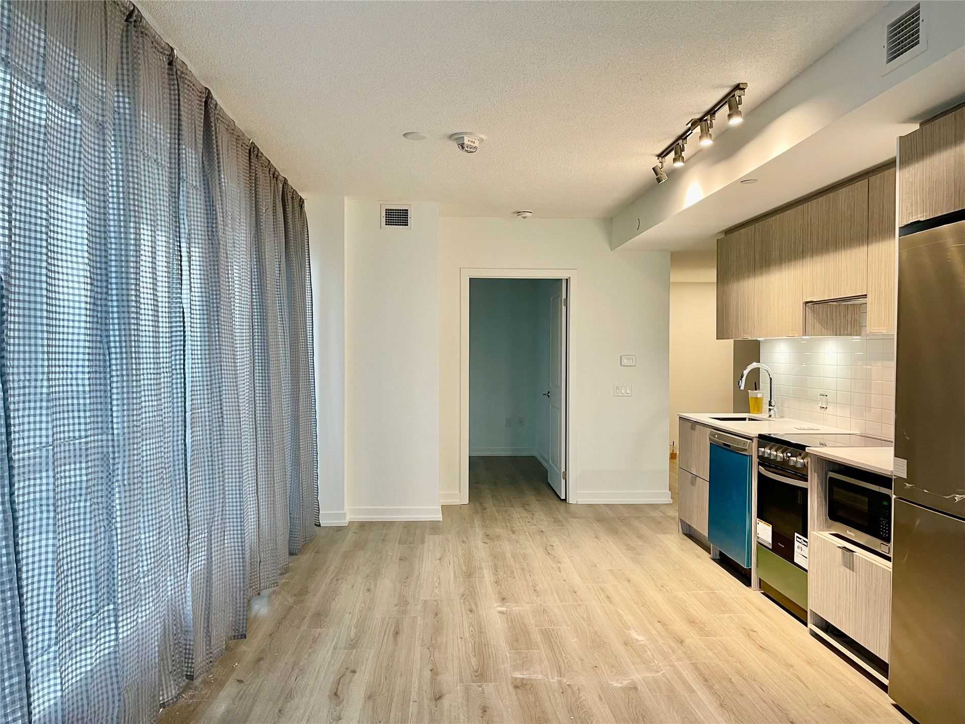 395 Bloor Street E #1702